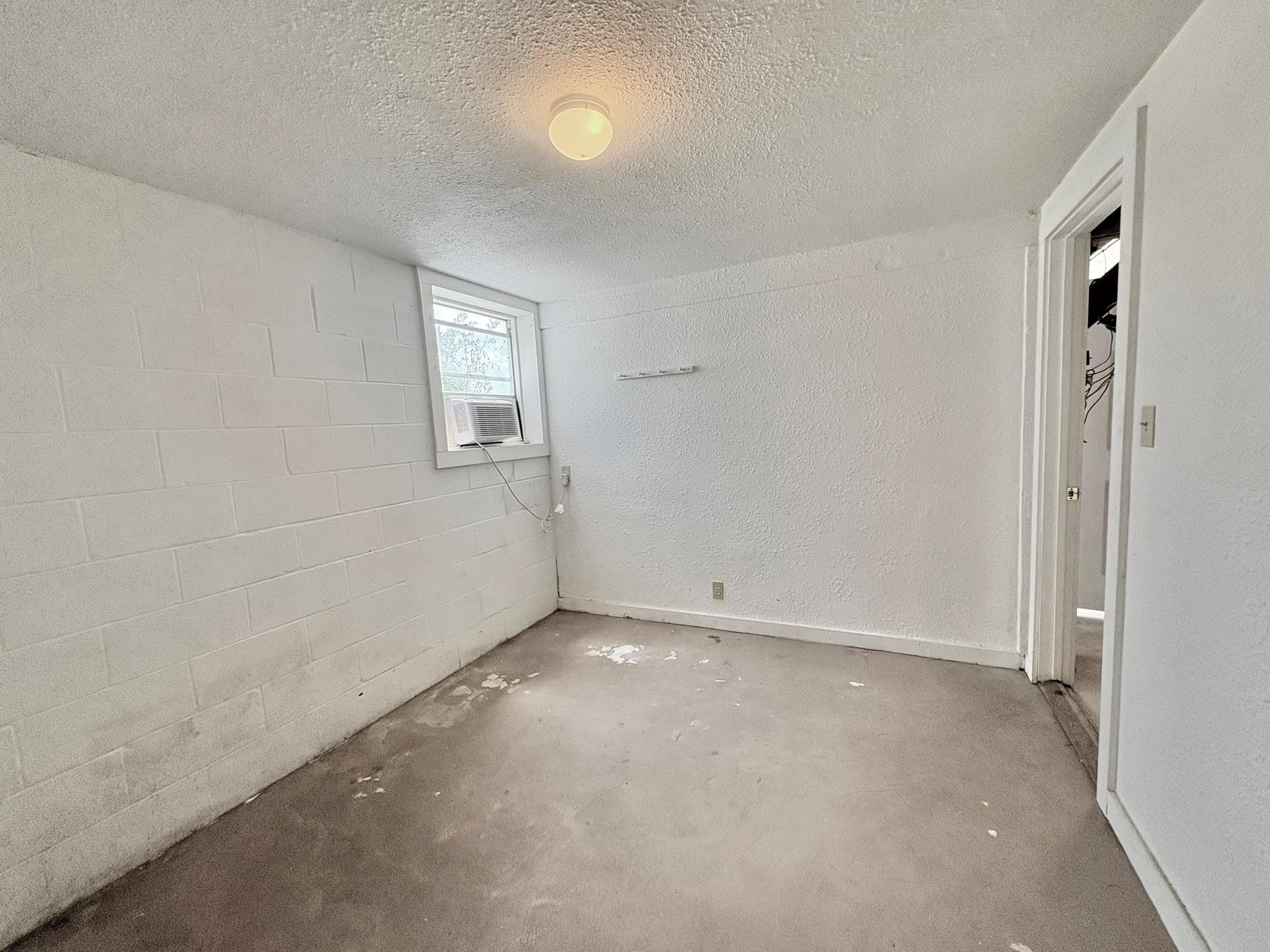 1115 Edgewater Dr, Spicewood, TX 78669