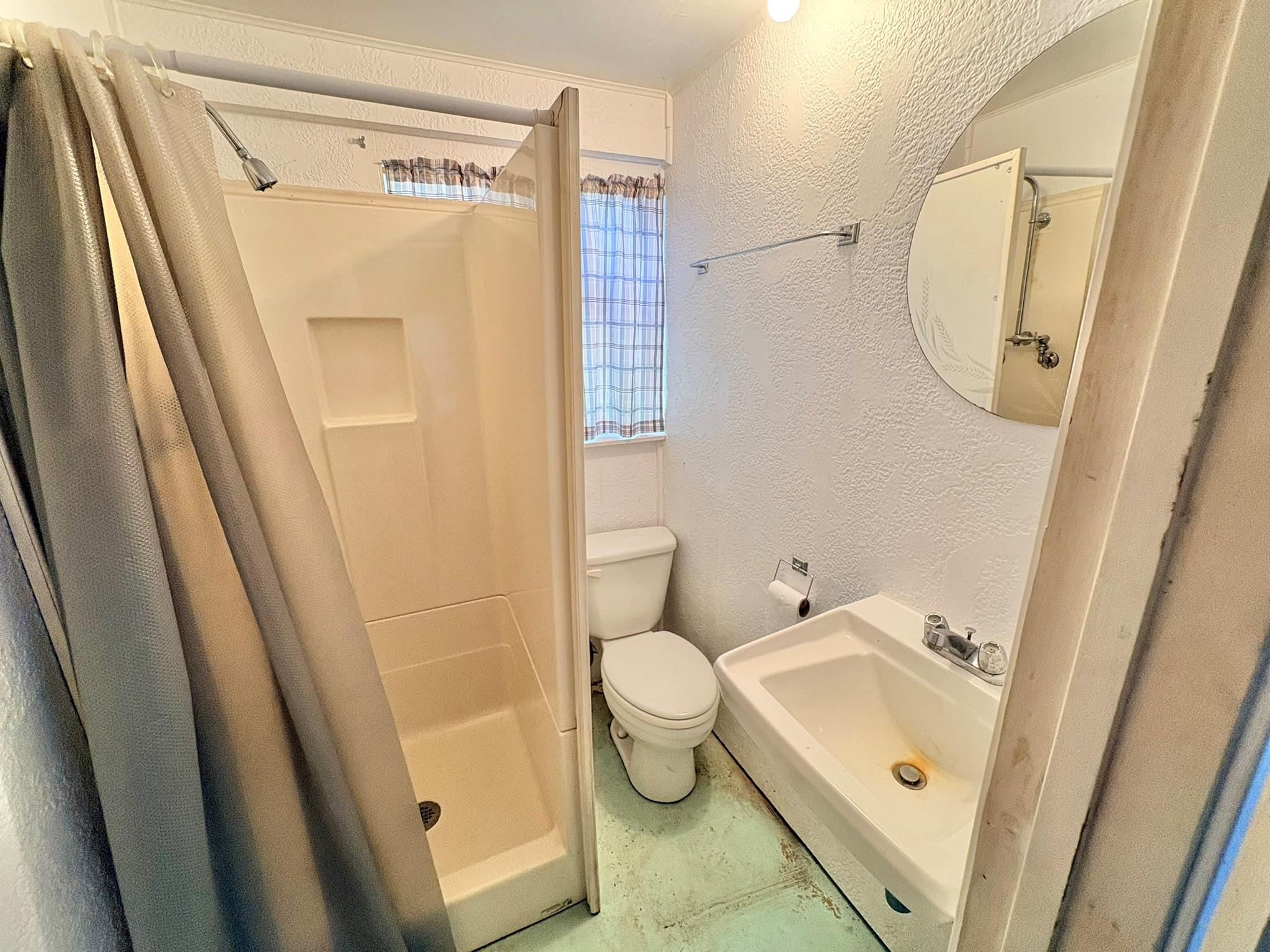 1115 Edgewater Dr, Spicewood, TX 78669