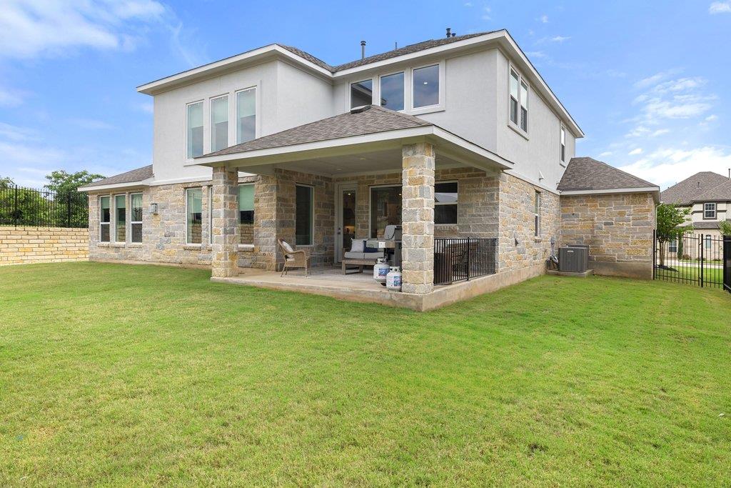 365 Pear Tree Ln, Austin, TX 78737