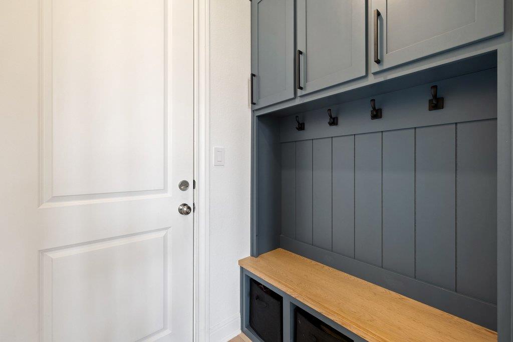 365 Pear Tree Ln, Austin, TX 78737