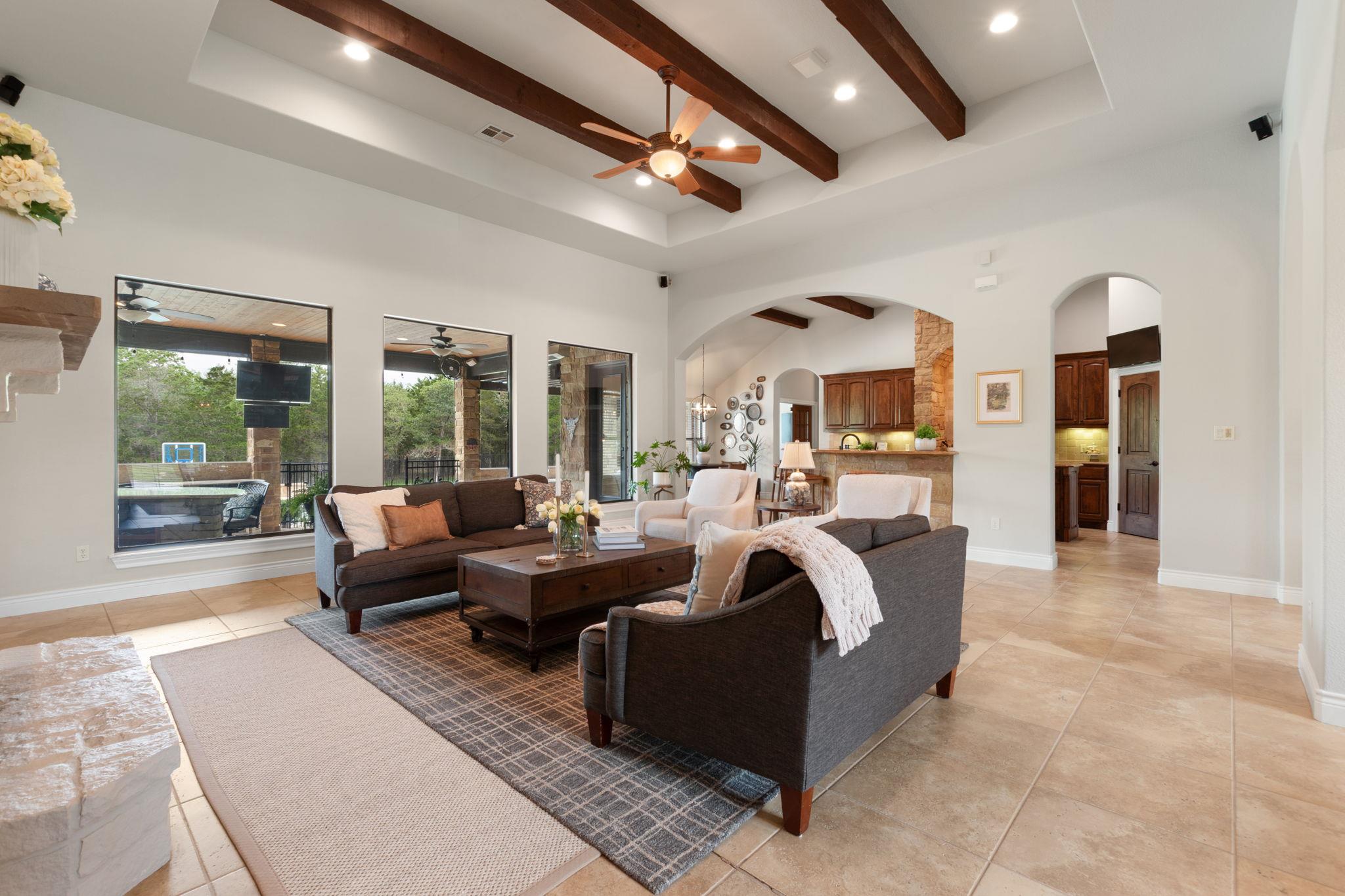 110 Valley View Dr, Bastrop, TX 78602