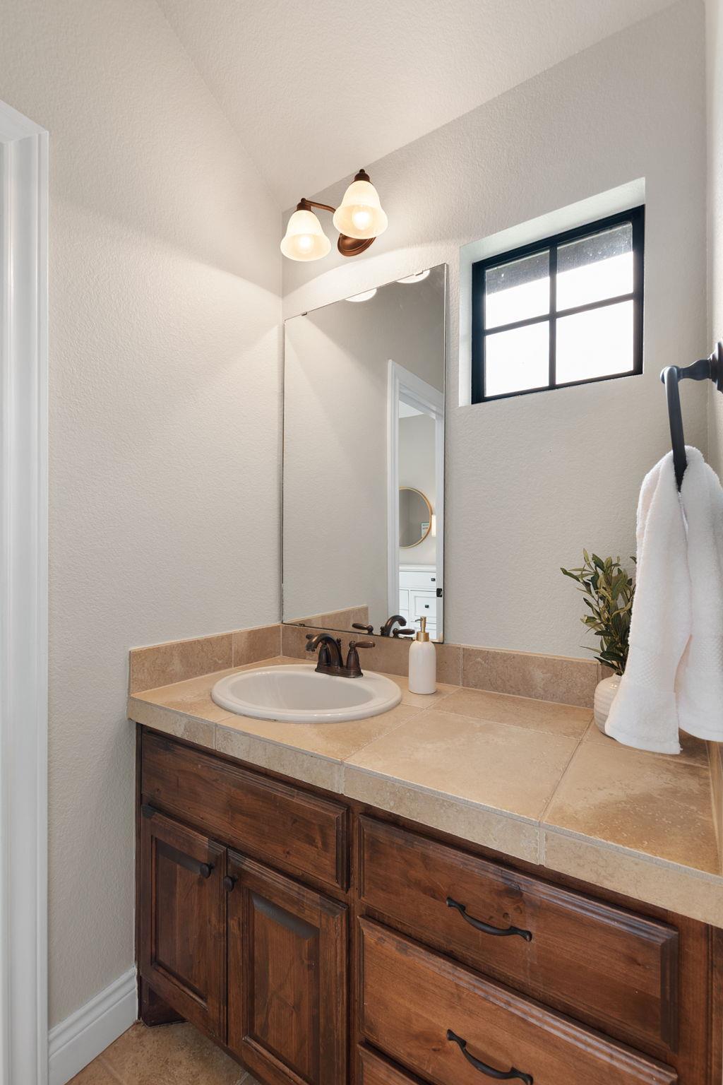 110 Valley View Dr, Bastrop, TX 78602