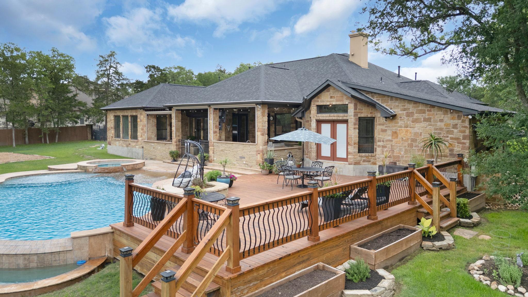 110 Valley View Dr, Bastrop, TX 78602