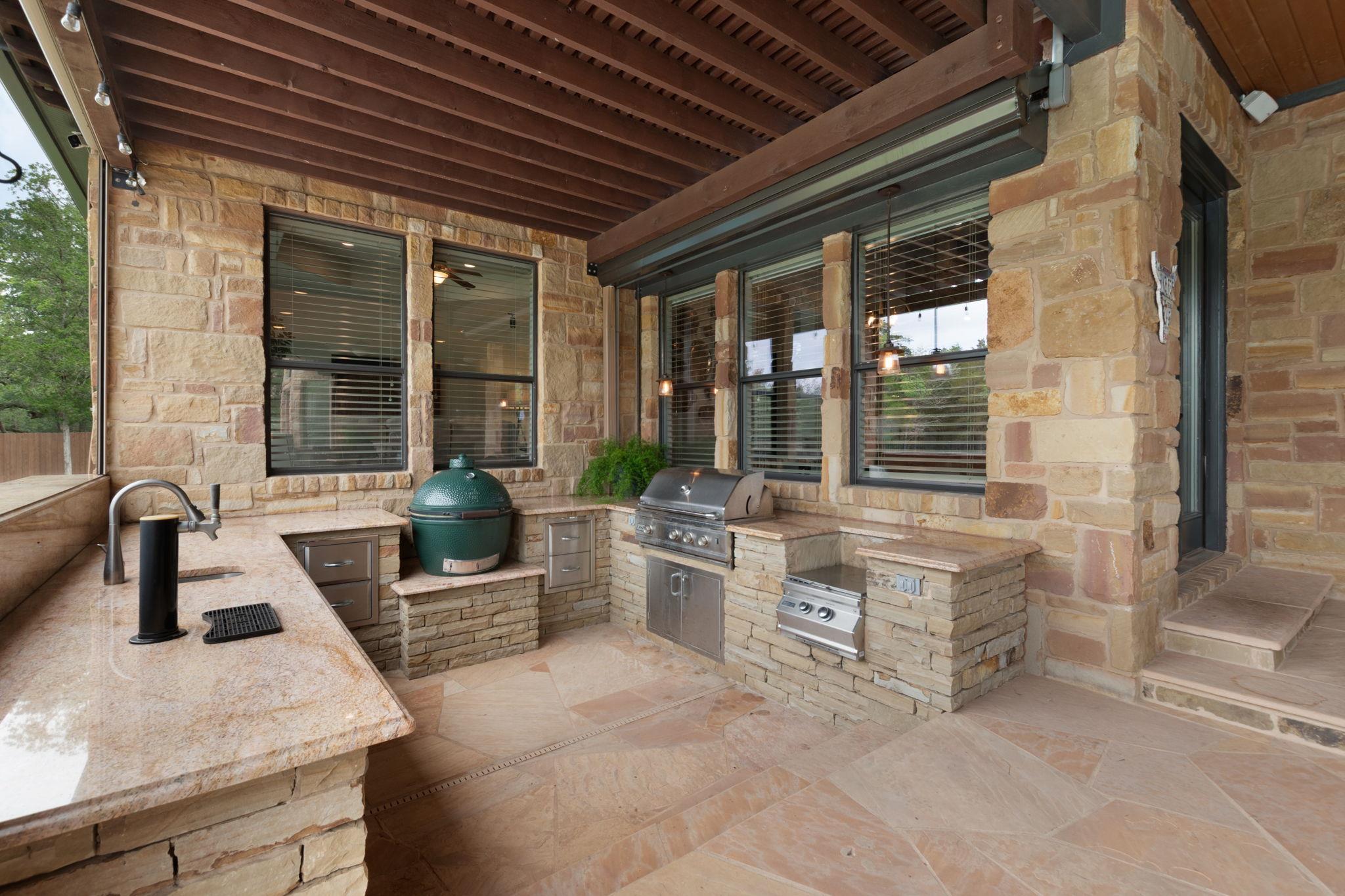 110 Valley View Dr, Bastrop, TX 78602