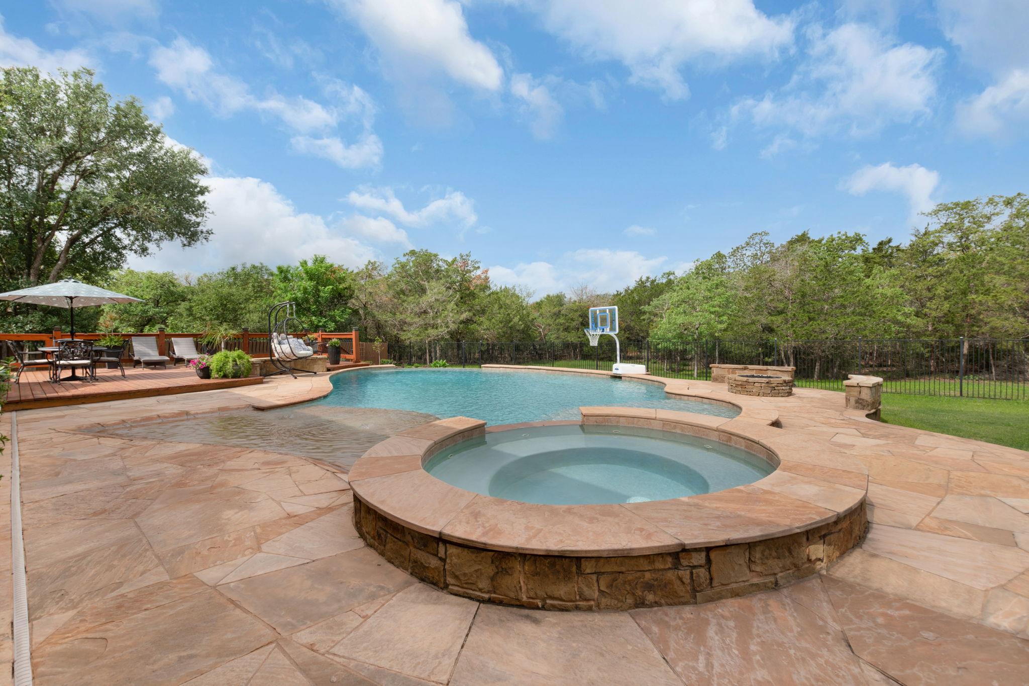 110 Valley View Dr, Bastrop, TX 78602