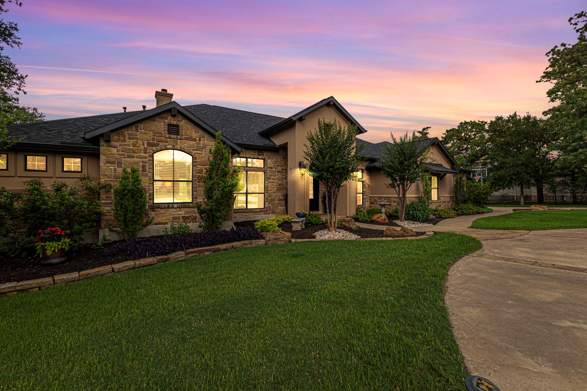 110 Valley View Dr, Bastrop, TX 78602