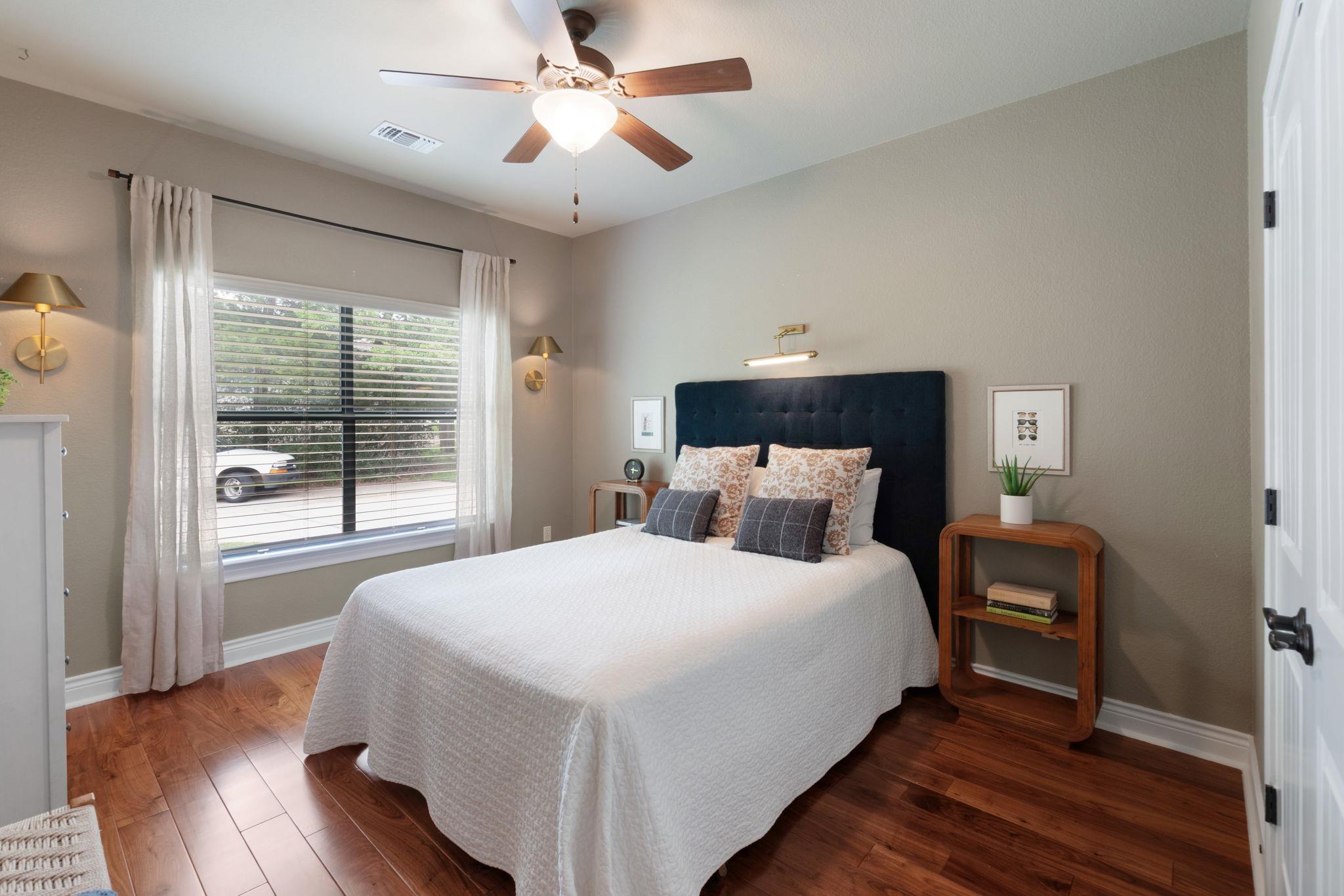 110 Valley View Dr, Bastrop, TX 78602