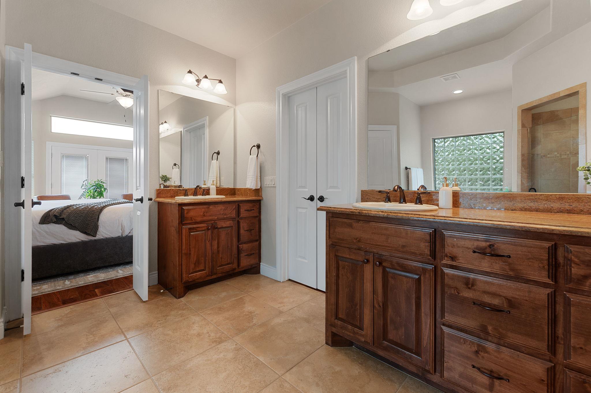 110 Valley View Dr, Bastrop, TX 78602