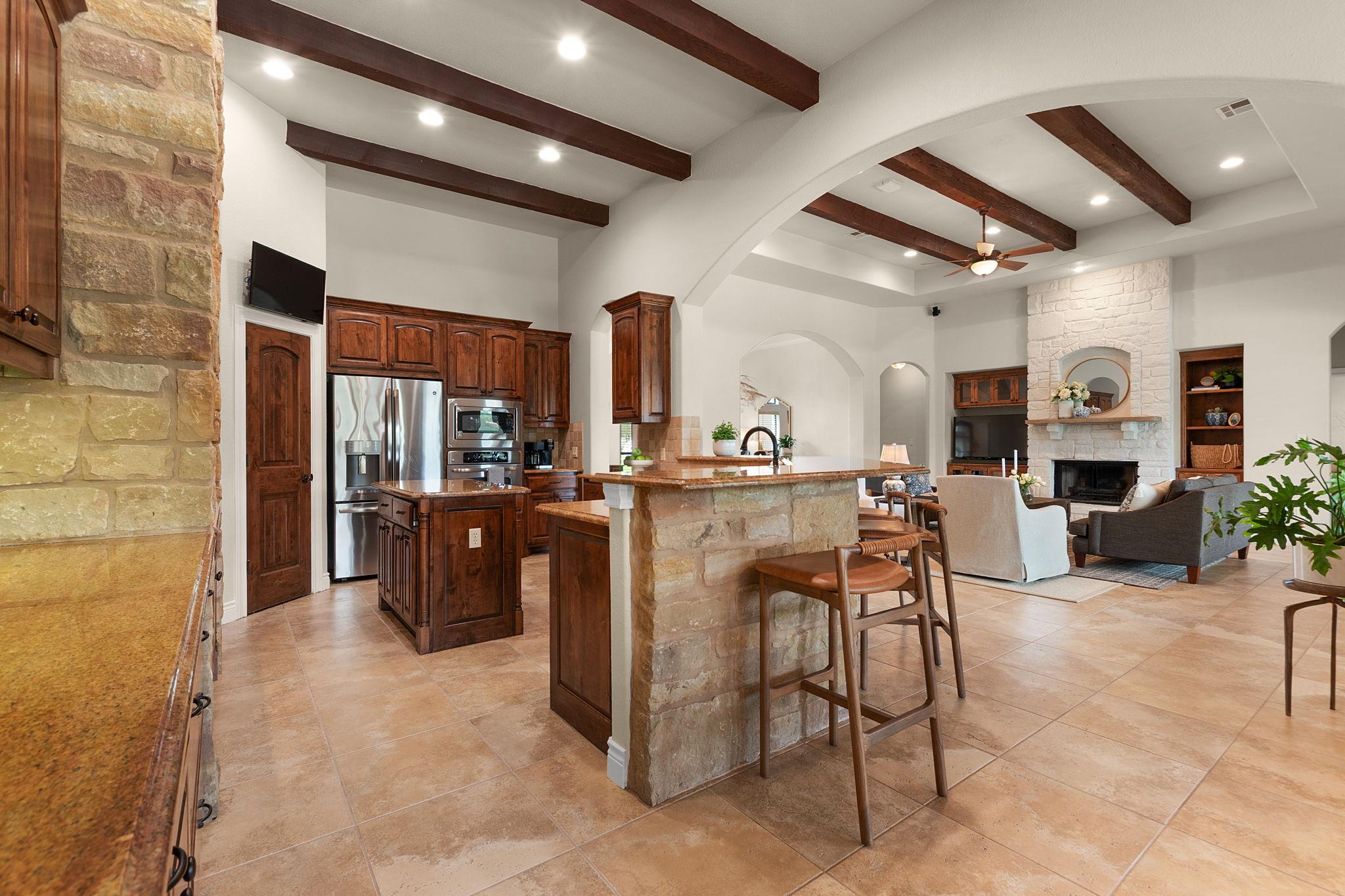 110 Valley View Dr, Bastrop, TX 78602