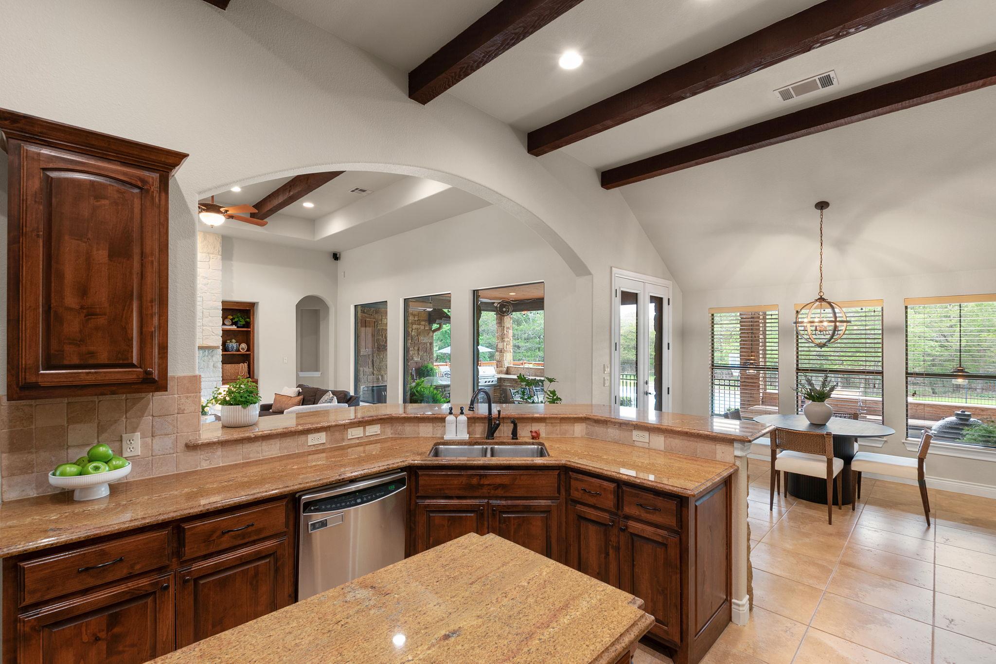 110 Valley View Dr, Bastrop, TX 78602