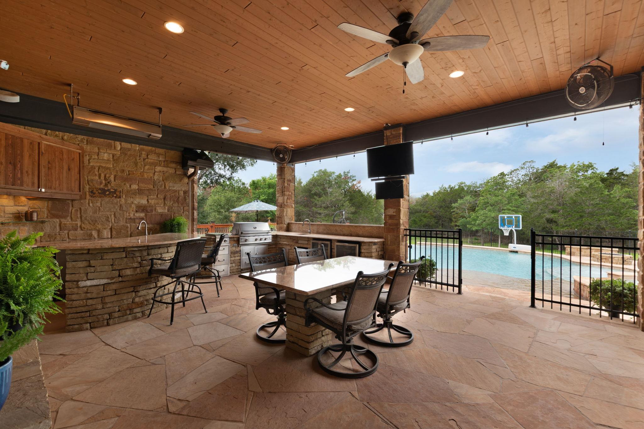 110 Valley View Dr, Bastrop, TX 78602