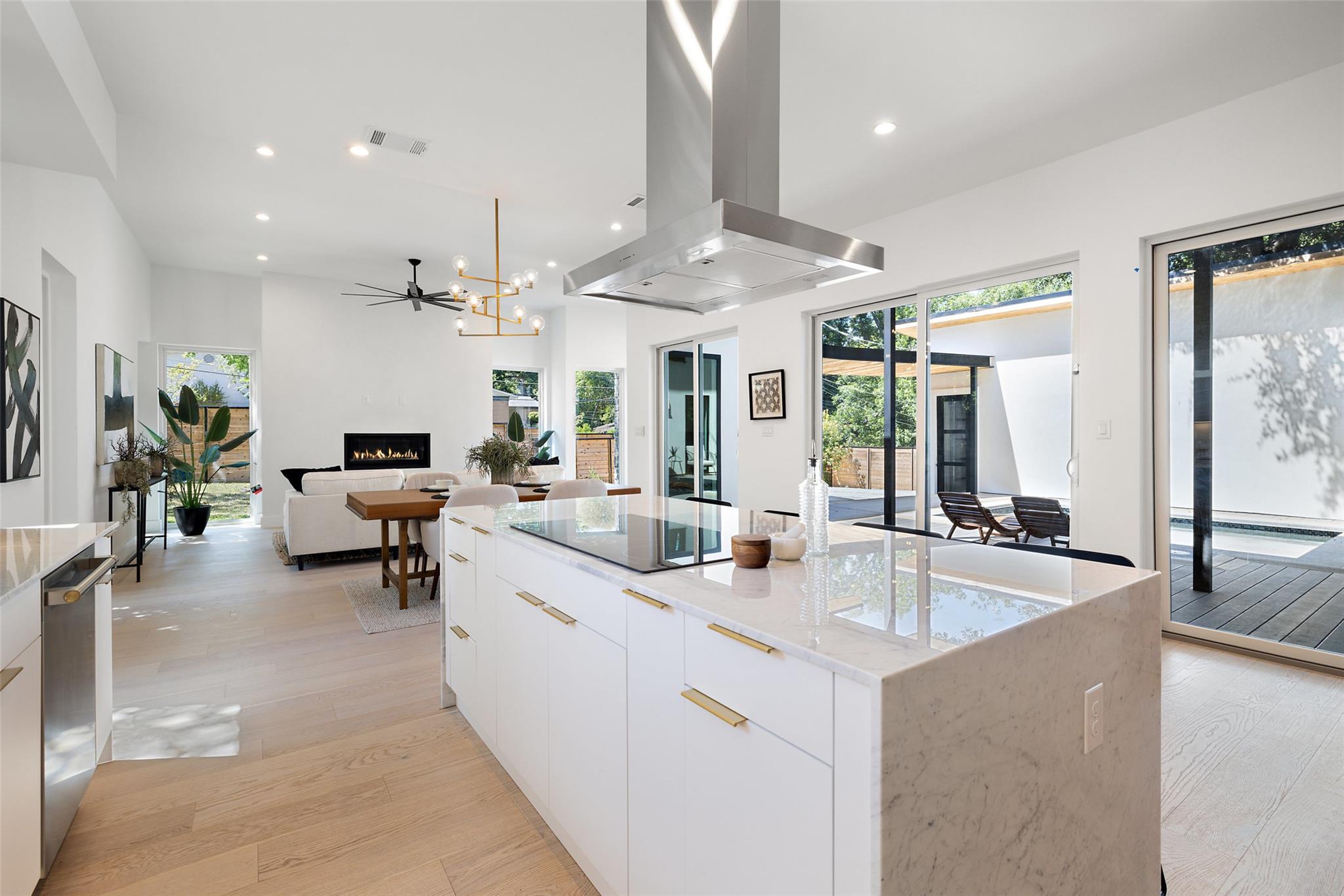 1913 Fairlawn Ln, Austin, TX 78704