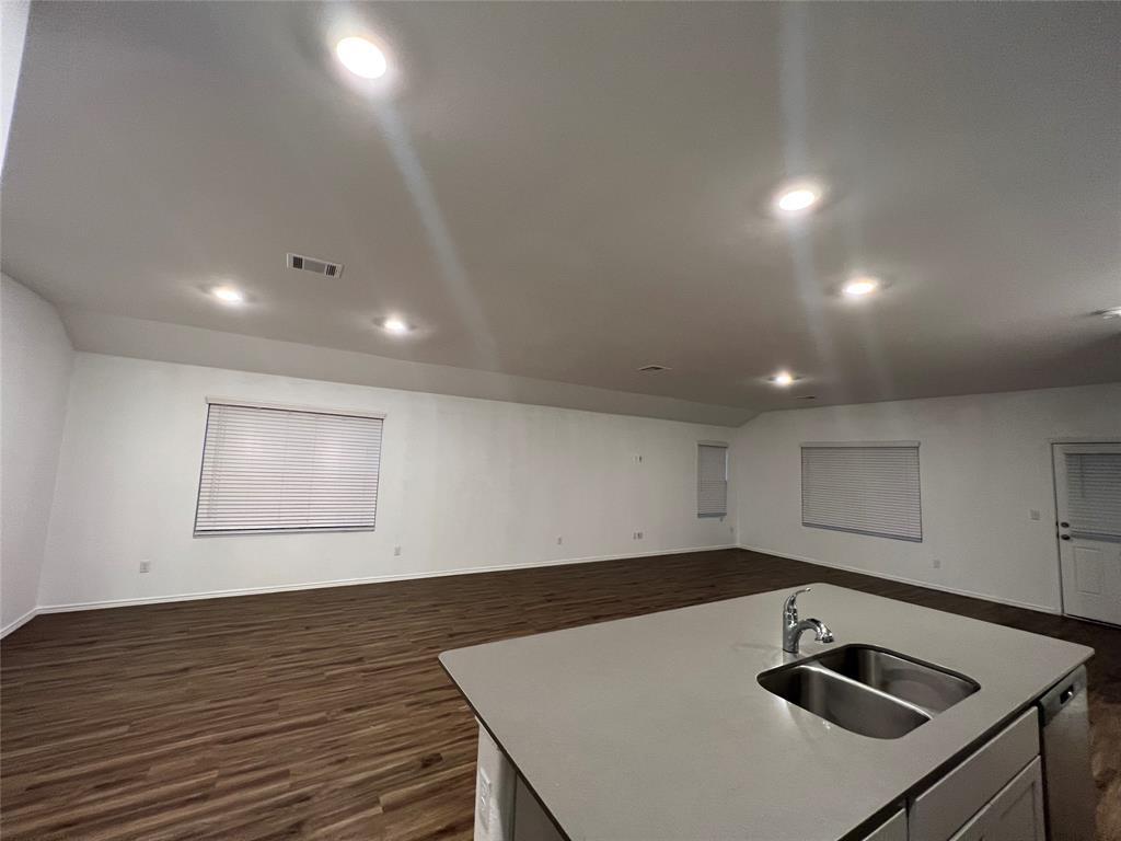 111 Vintage Dr, San Marcos, TX 78666