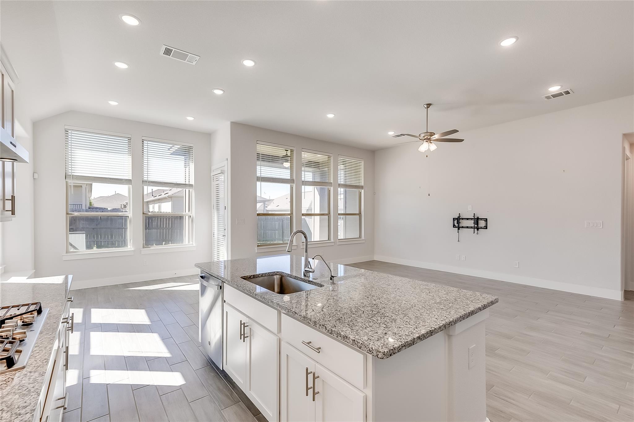 5853 Bianca Dr, Round Rock, TX 78665