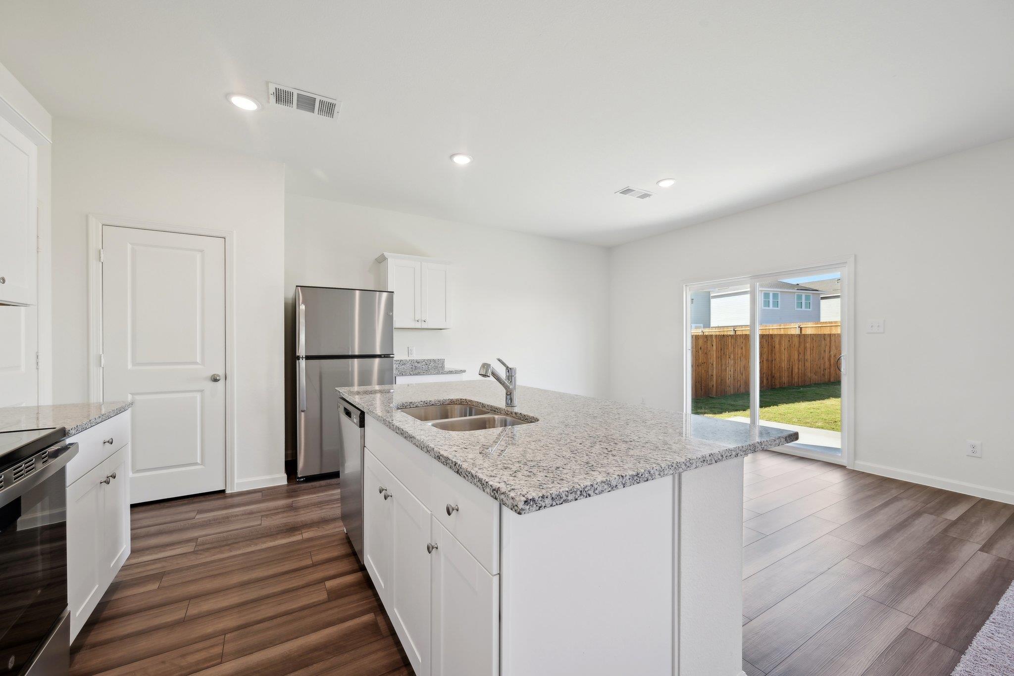 404 Cliff Dr, Maxwell, TX 78656