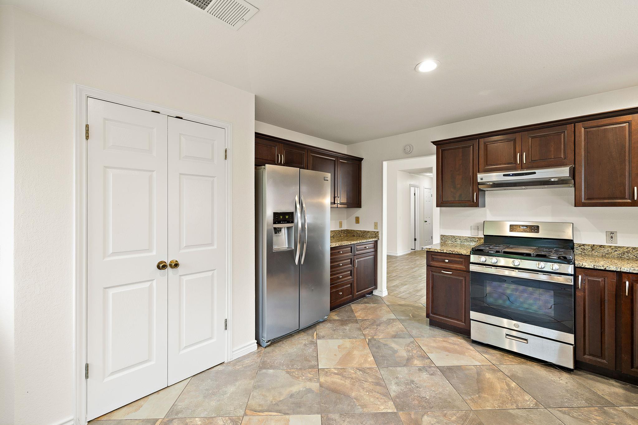 2422 Agarita Trl, Round Rock, TX 78665