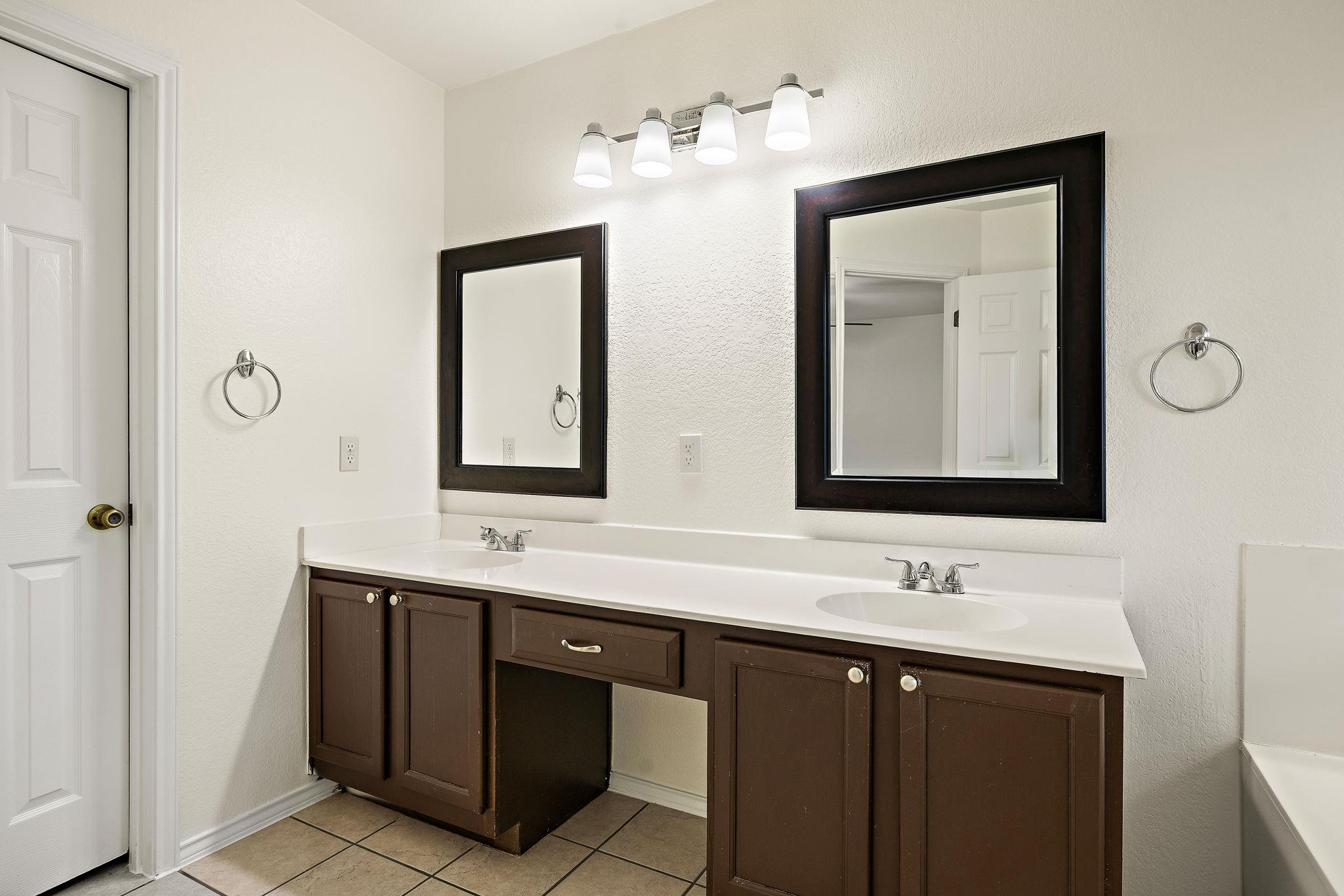 2422 Agarita Trl, Round Rock, TX 78665