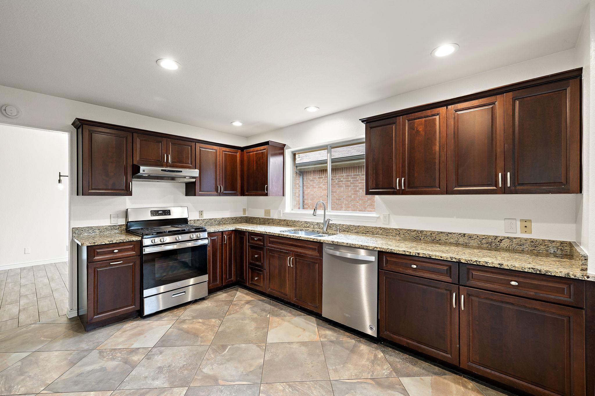 2422 Agarita Trl, Round Rock, TX 78665