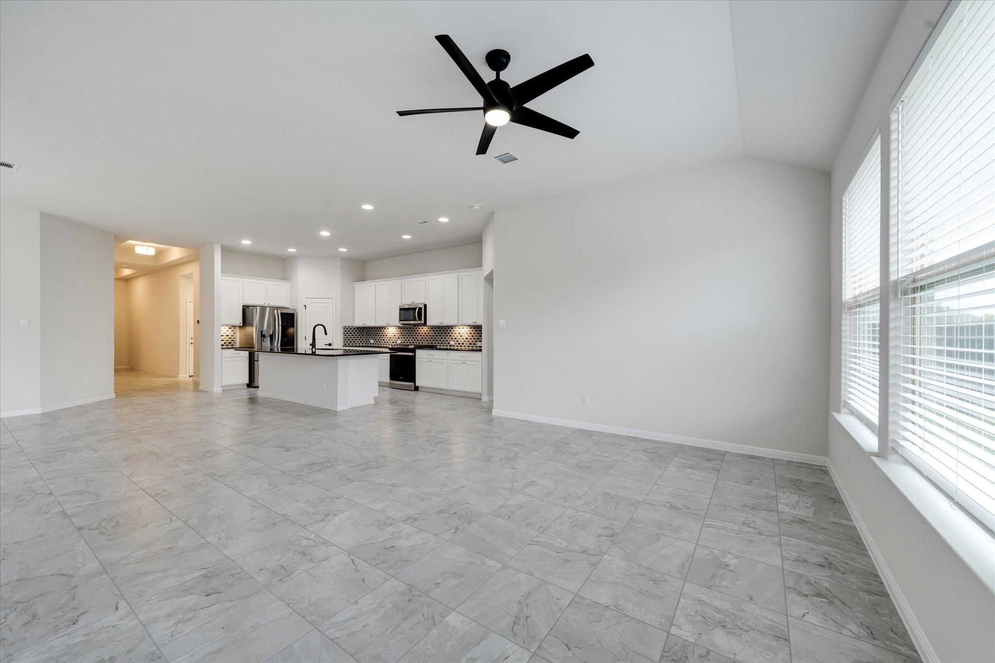 117 Falkland St, Hutto, TX 78634