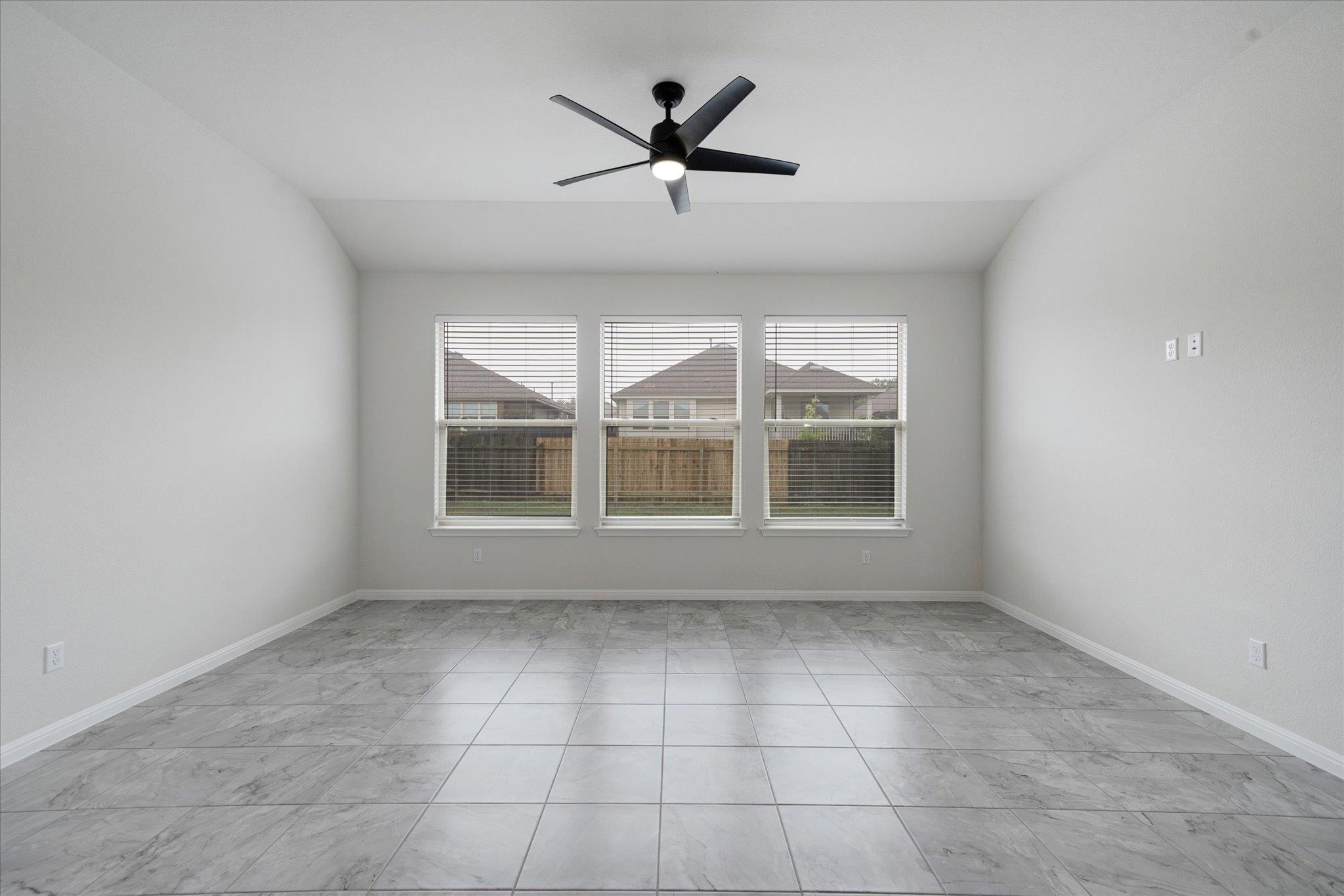 117 Falkland St, Hutto, TX 78634