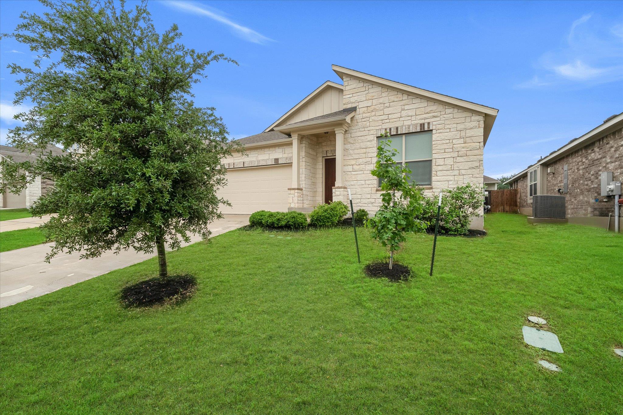 117 Falkland St, Hutto, TX 78634
