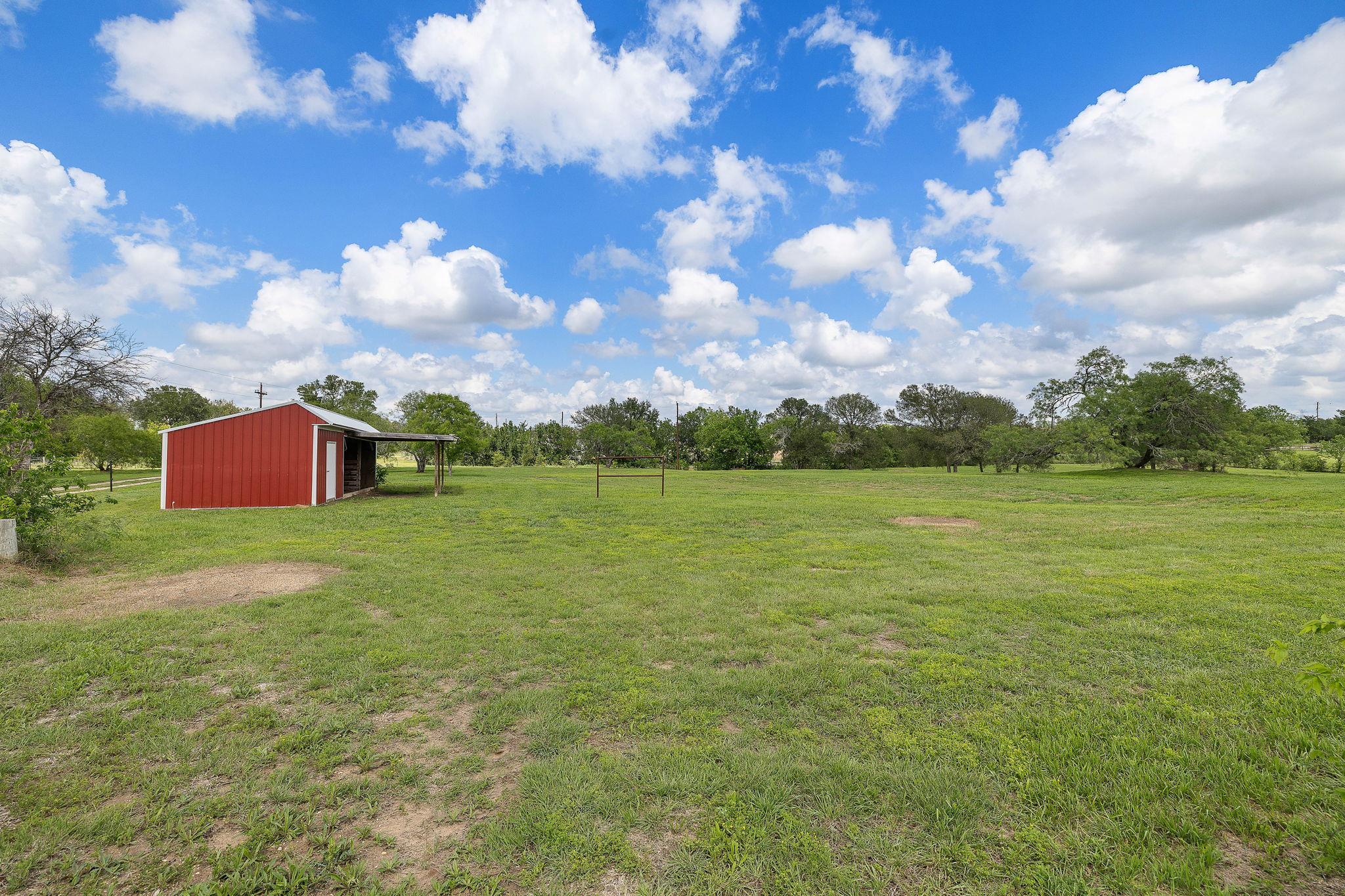 571 Balch Rd, Elgin, TX 78621