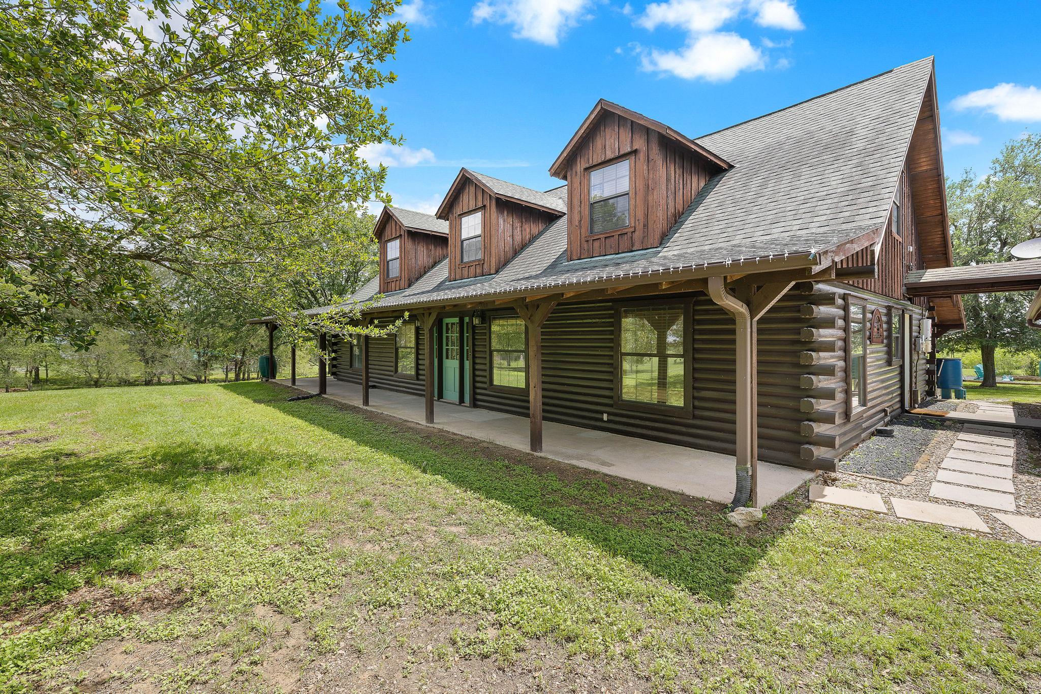 571 Balch Rd, Elgin, TX 78621