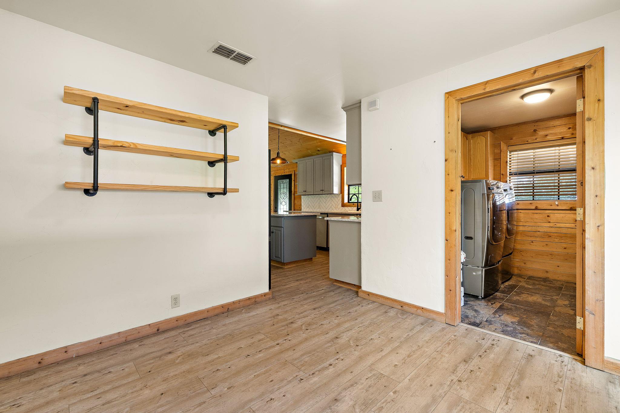 571 Balch Rd, Elgin, TX 78621