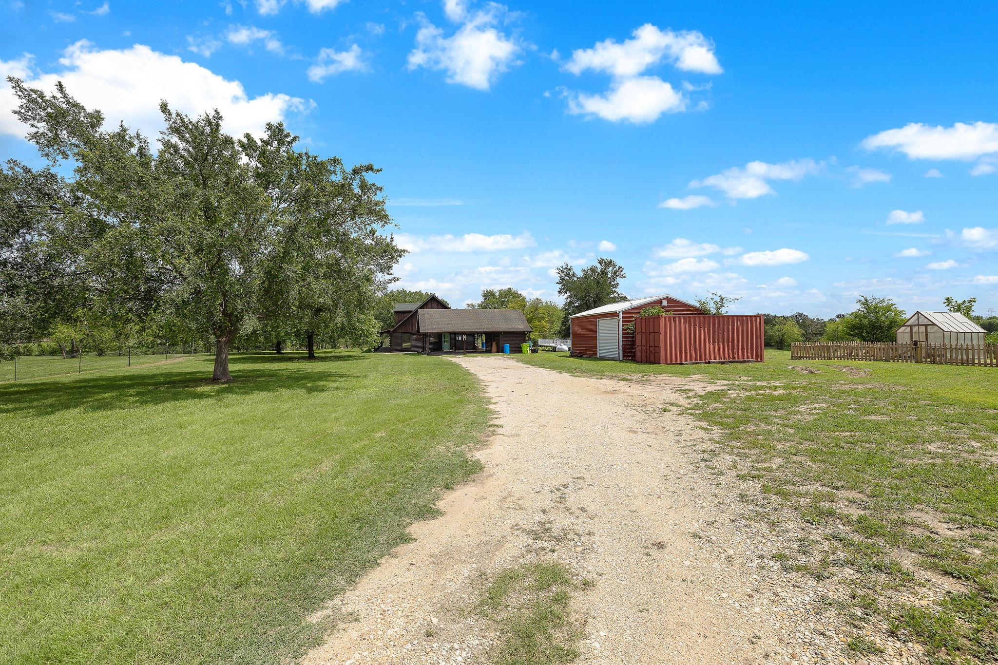 571 Balch Rd, Elgin, TX 78621