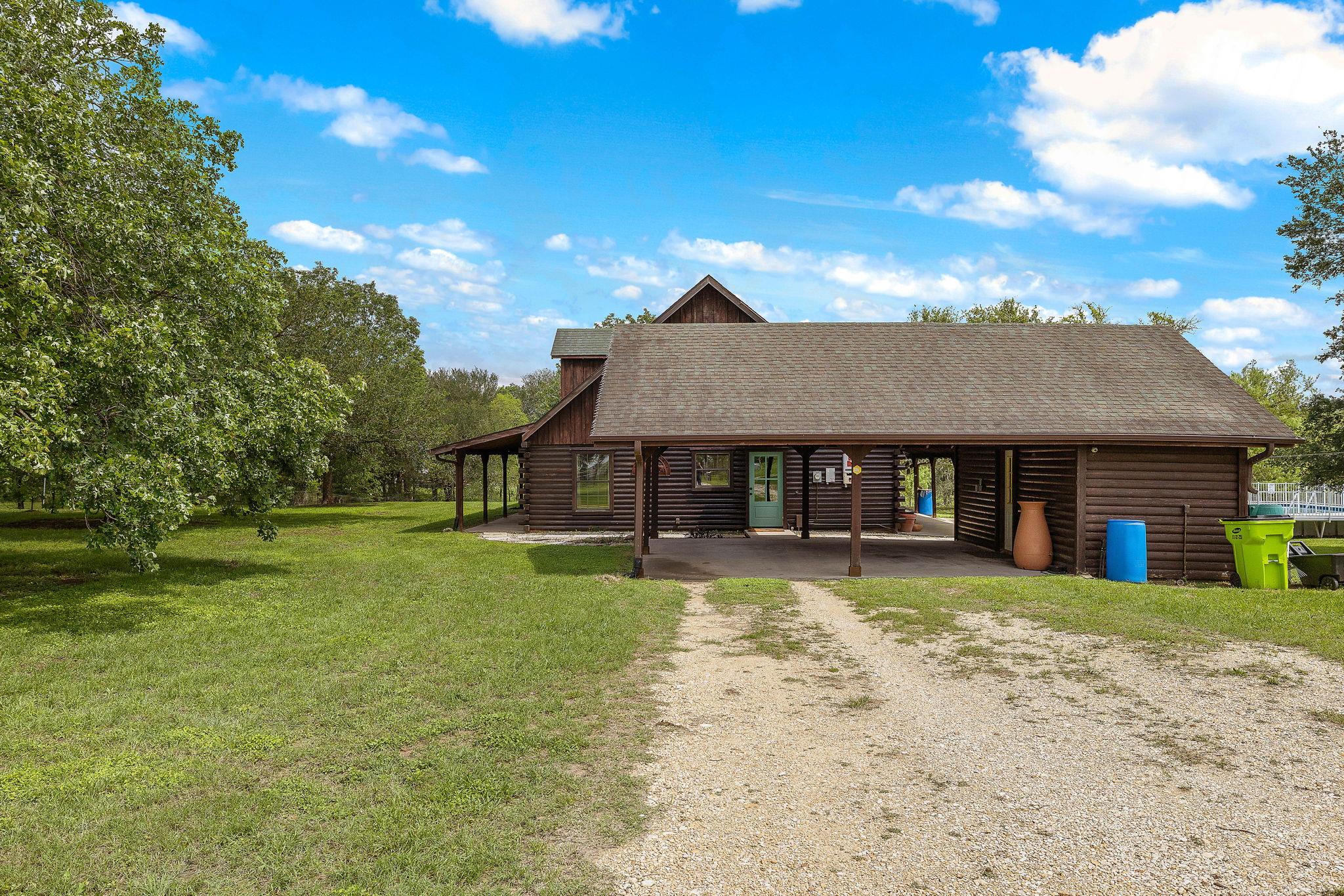 571 Balch Rd, Elgin, TX 78621