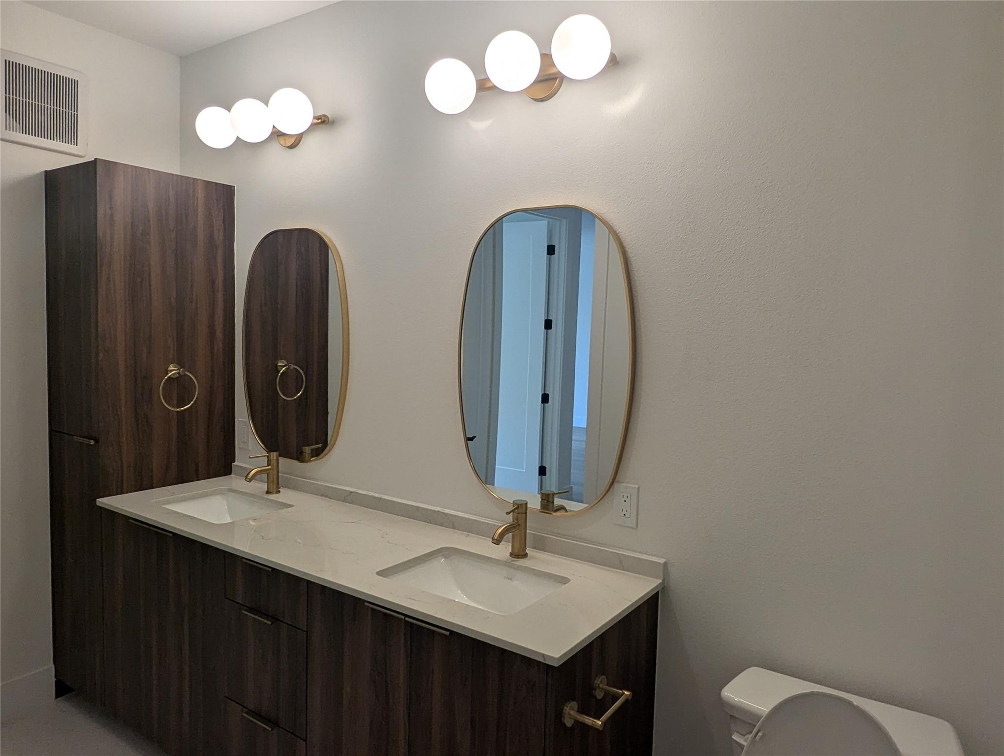 1701 Simond Ave # 216, Austin, TX 78723