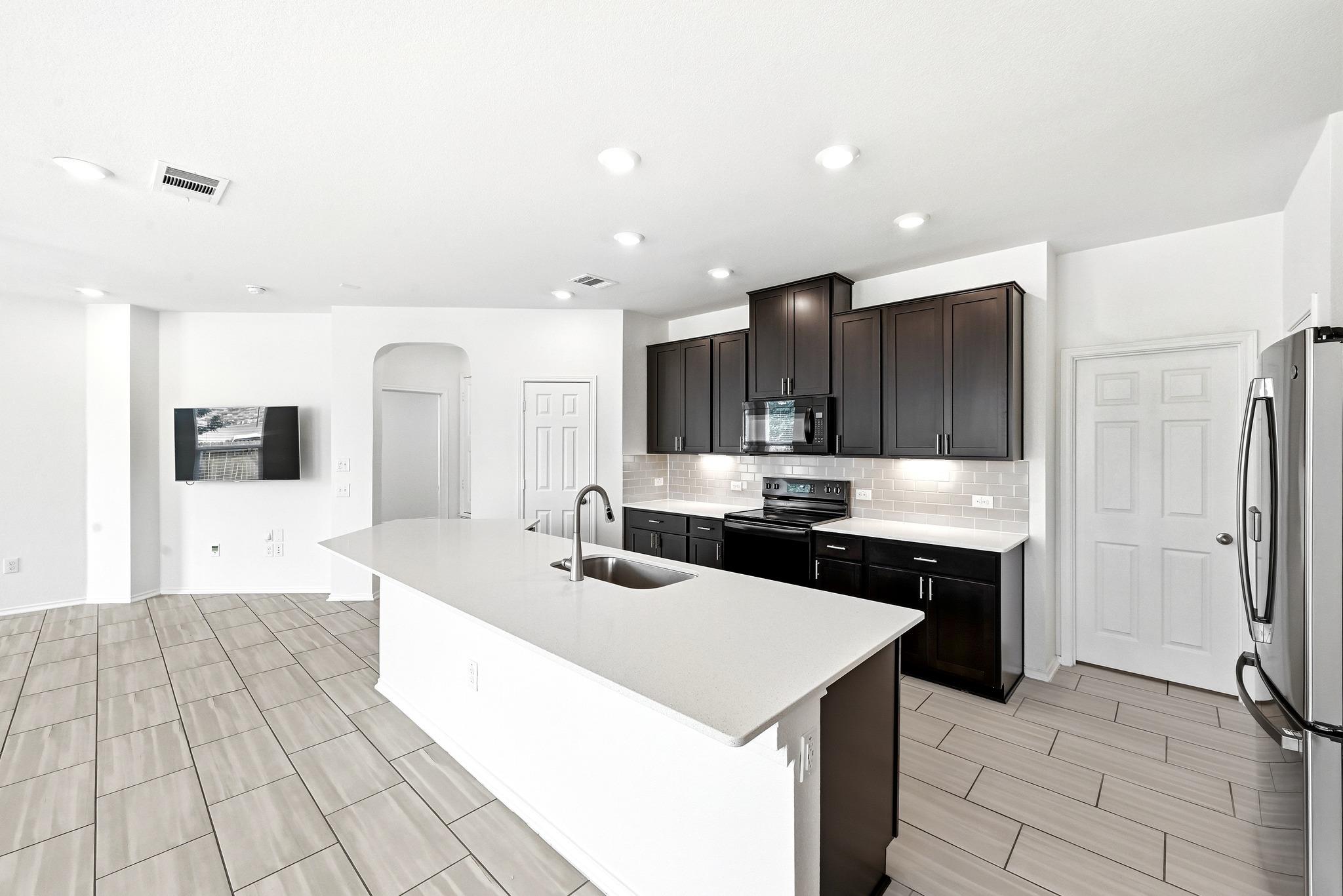 501 Ayinger Ln, Austin, TX 78728