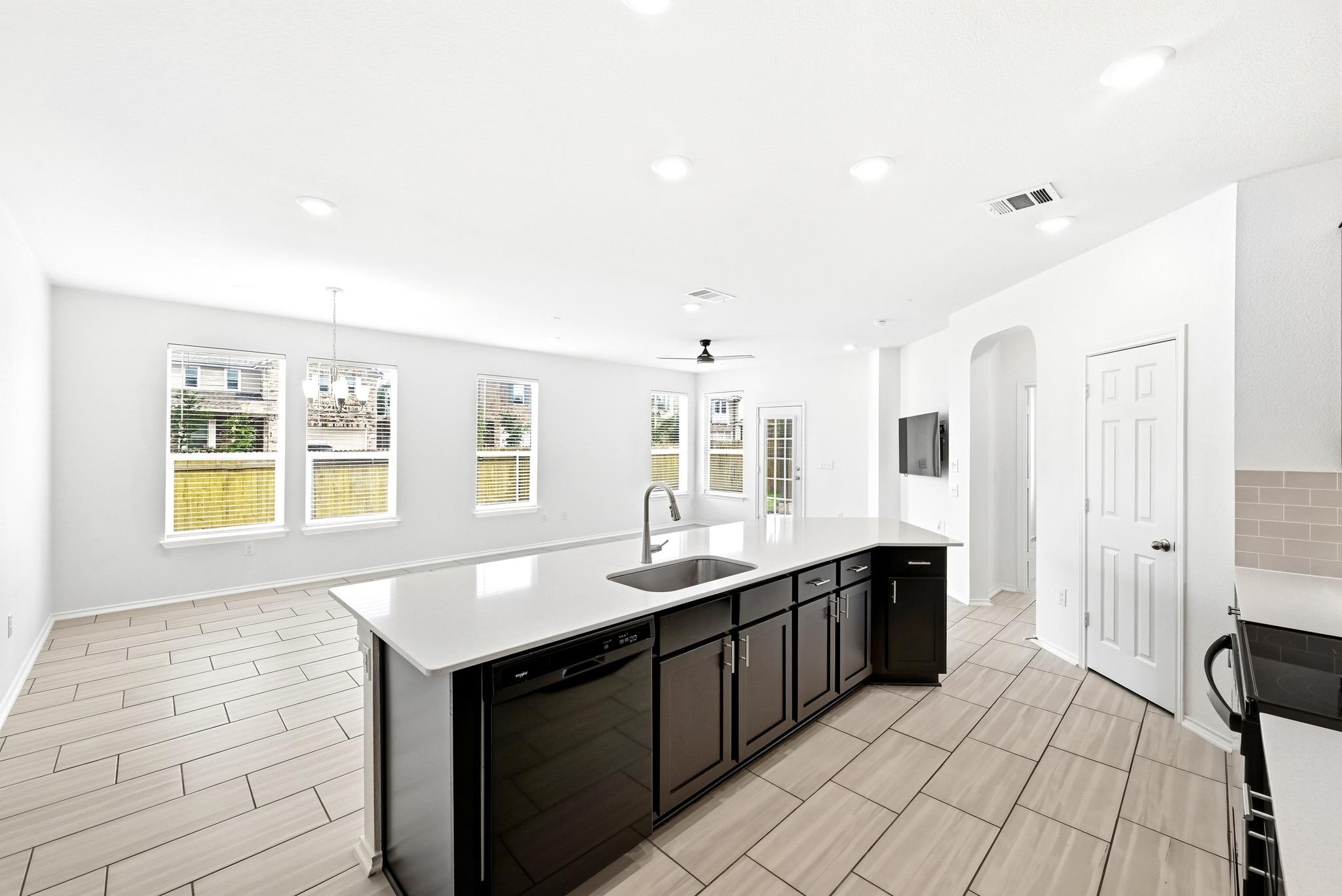 501 Ayinger Ln, Austin, TX 78728