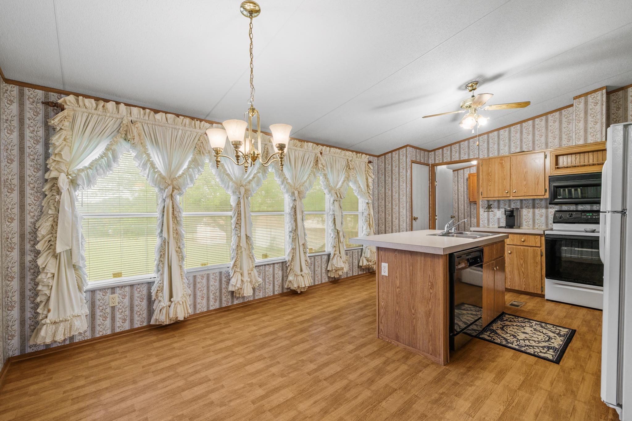 1210 Thousand Oaks Trl, Liberty Hill, TX 78642