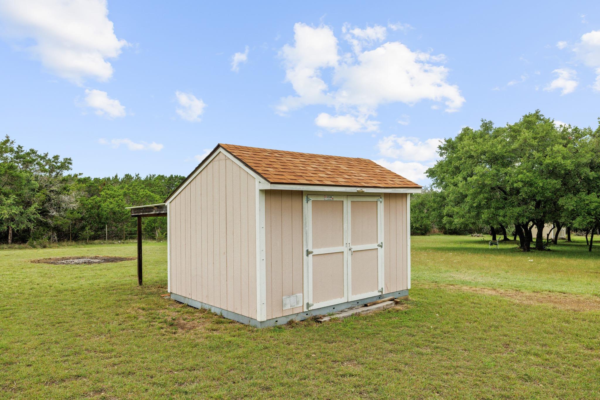 1210 Thousand Oaks Trl, Liberty Hill, TX 78642