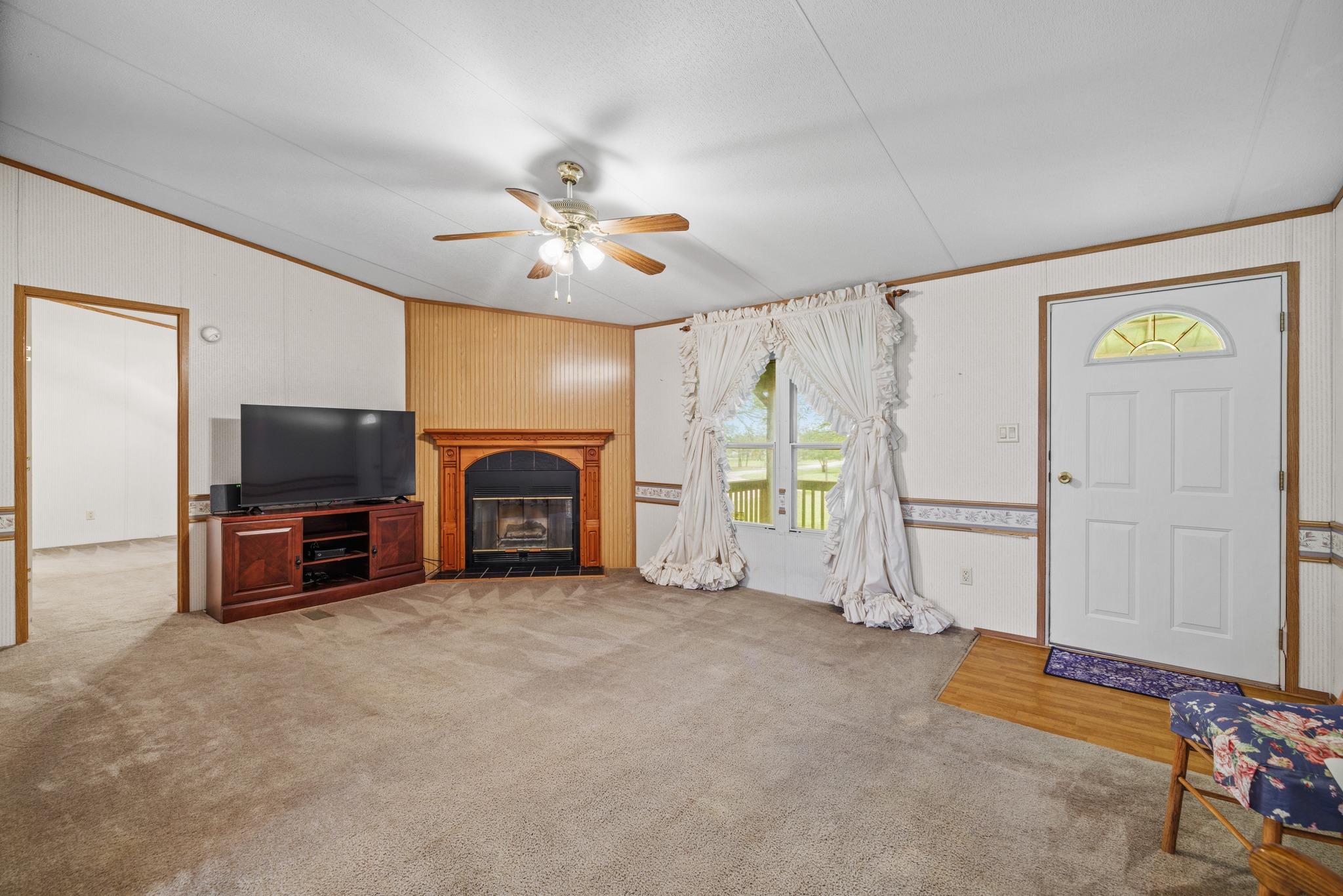 1210 Thousand Oaks Trl, Liberty Hill, TX 78642