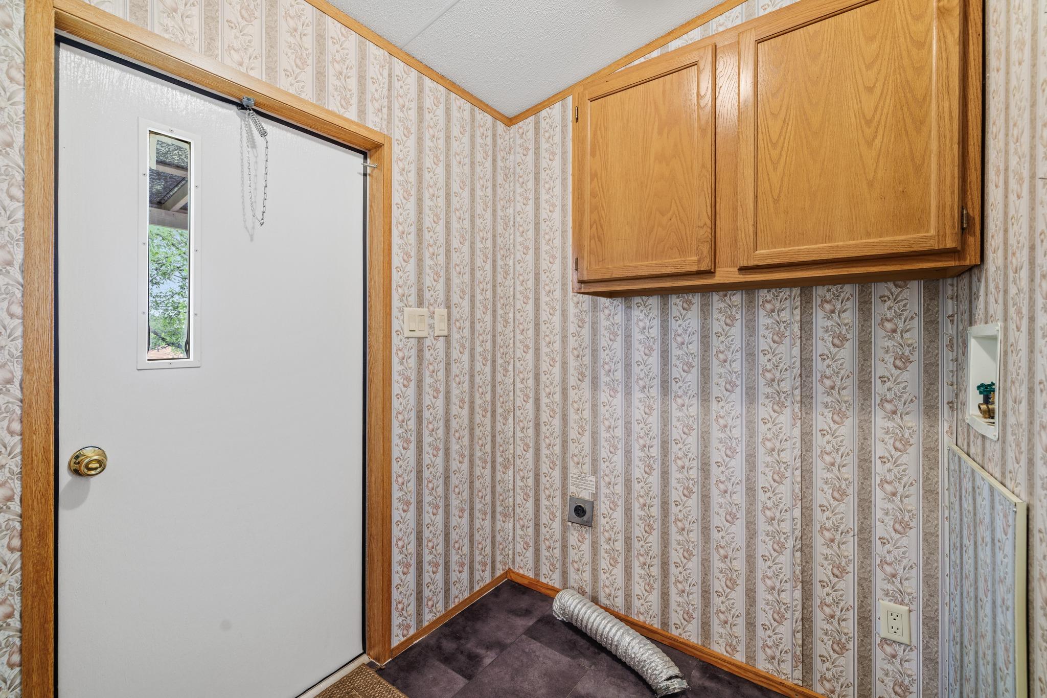 1210 Thousand Oaks Trl, Liberty Hill, TX 78642