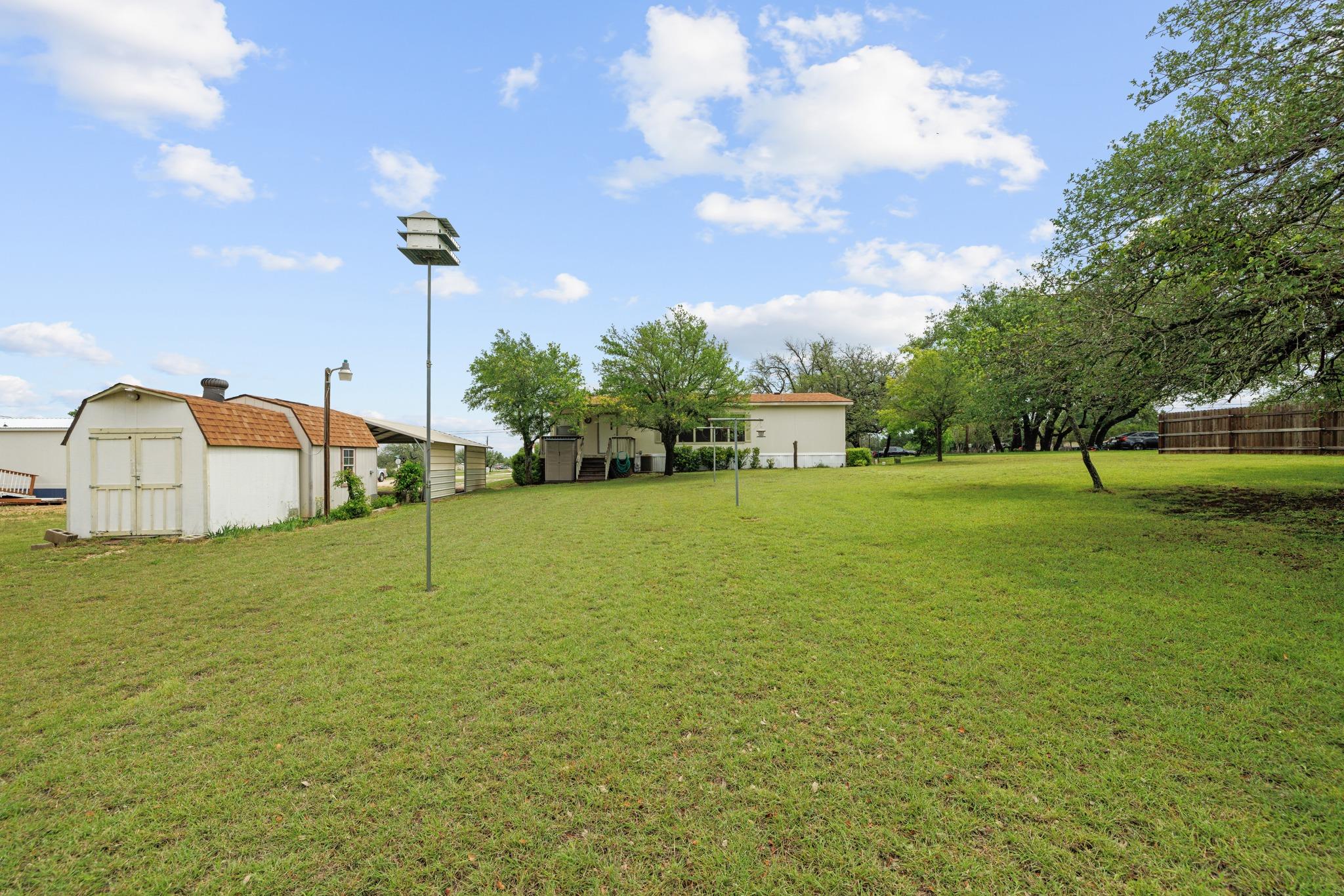 1210 Thousand Oaks Trl, Liberty Hill, TX 78642