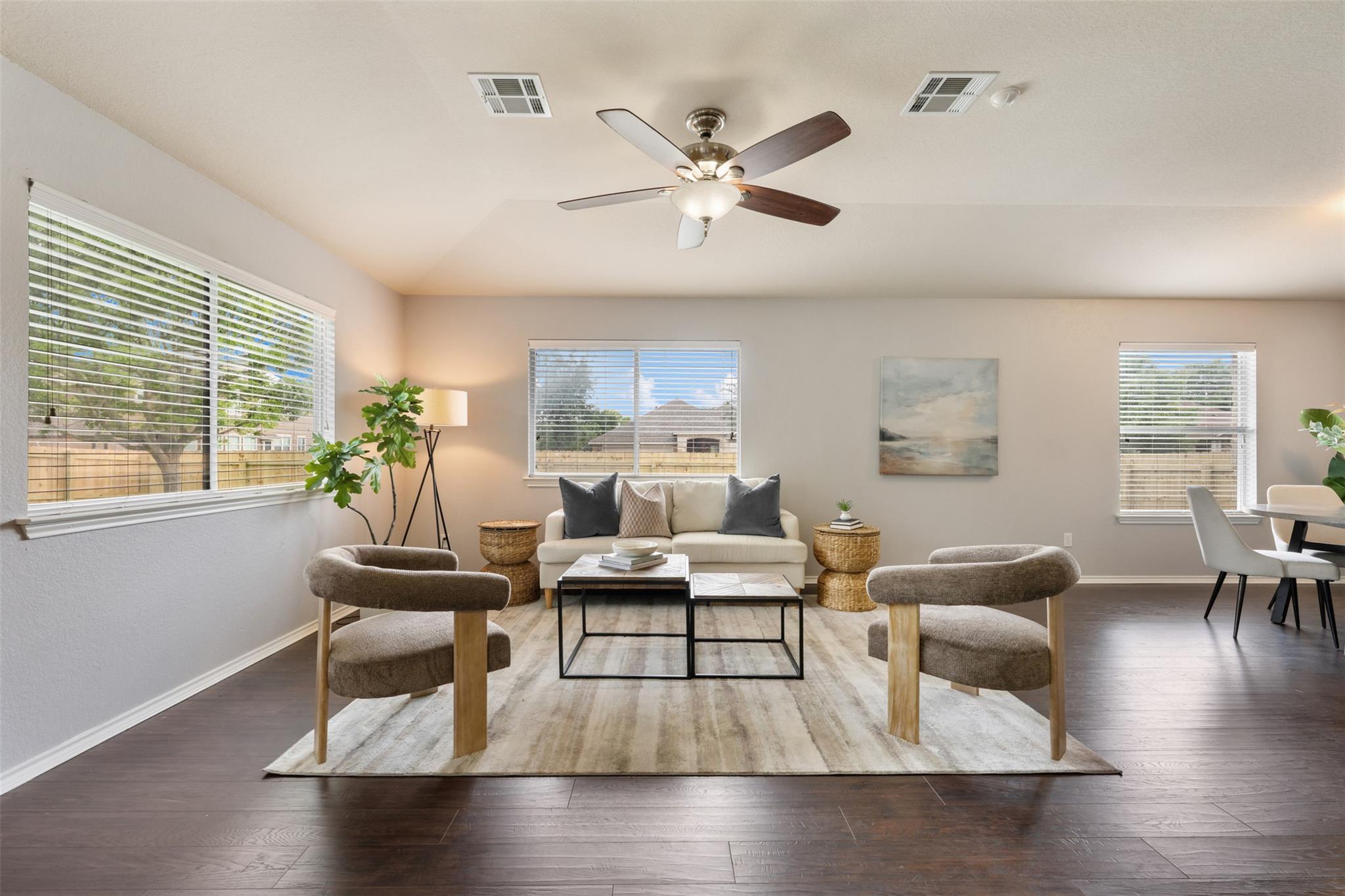 102 Anderson St, Hutto, TX 78634