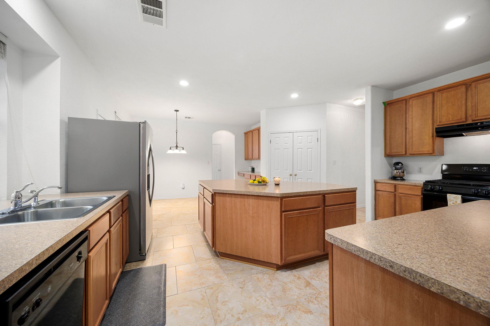 600 Stevenage Dr, Pflugerville, TX 78660