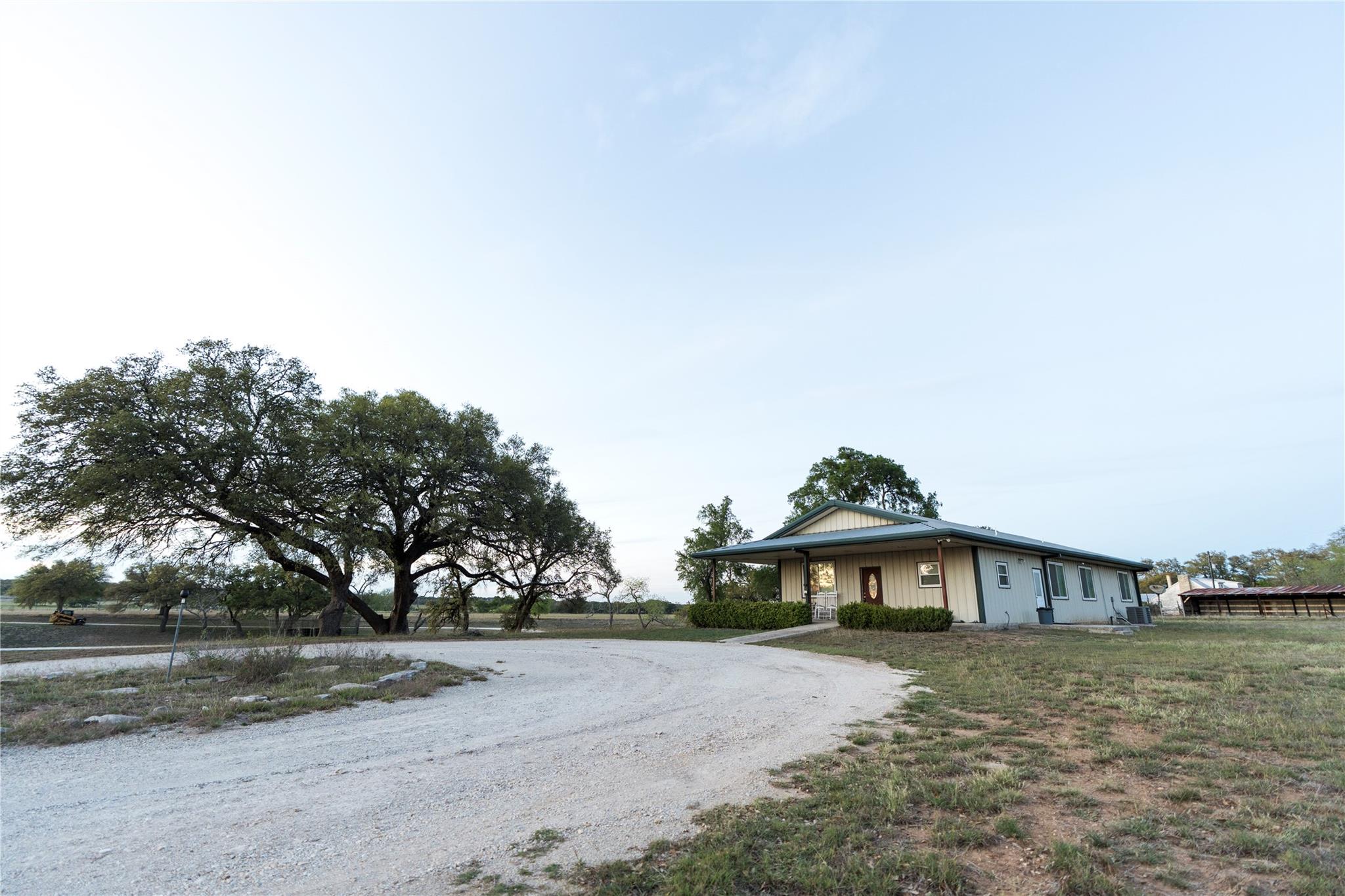 157 Chick Ranch Loop, Blanco, TX 78606