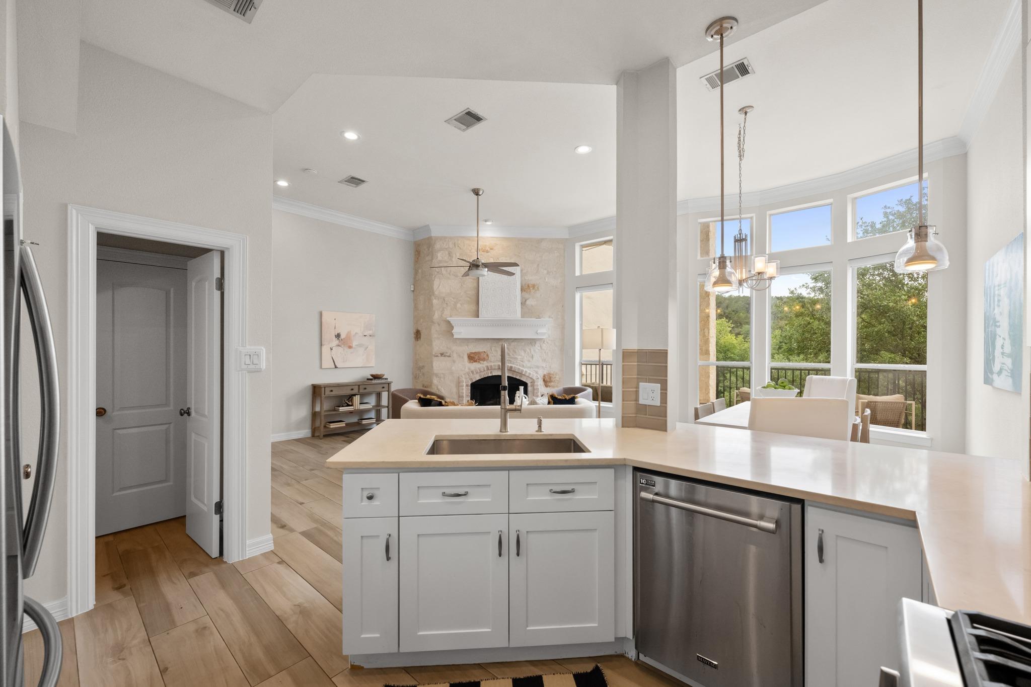 1701 Spyglass Dr # 10, Austin, TX 78746