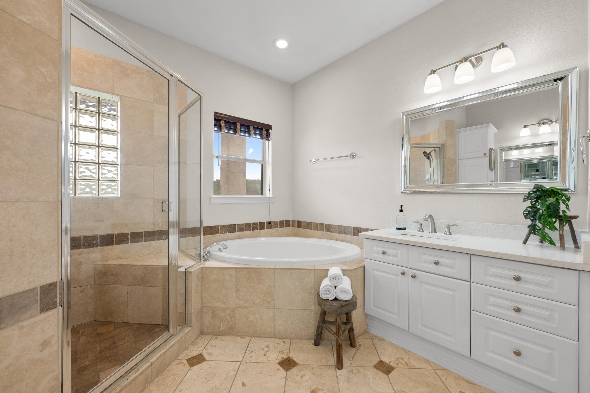 1701 Spyglass Dr # 10, Austin, TX 78746