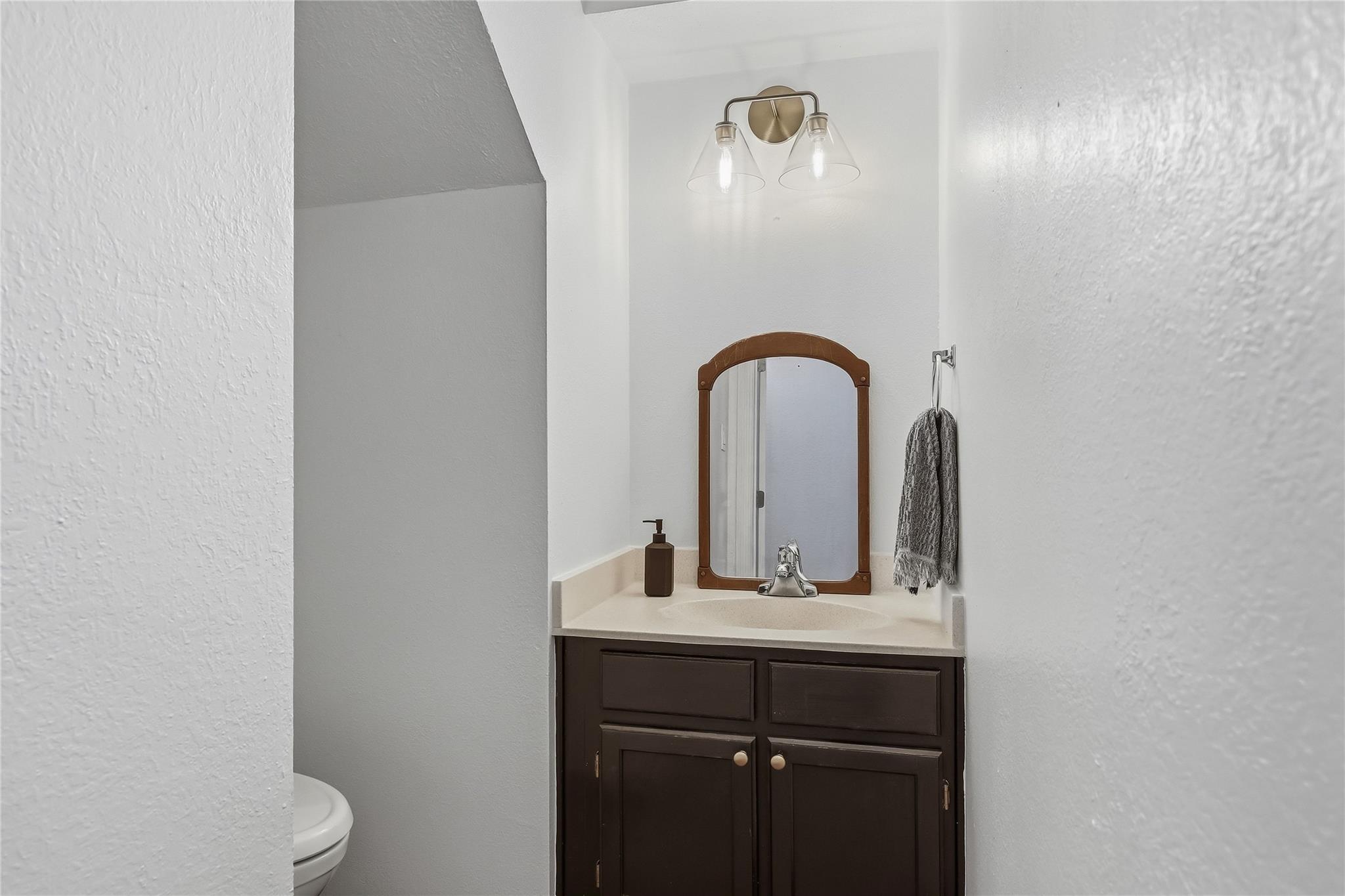 8502 Hanbridge Ln, Austin, TX 78736