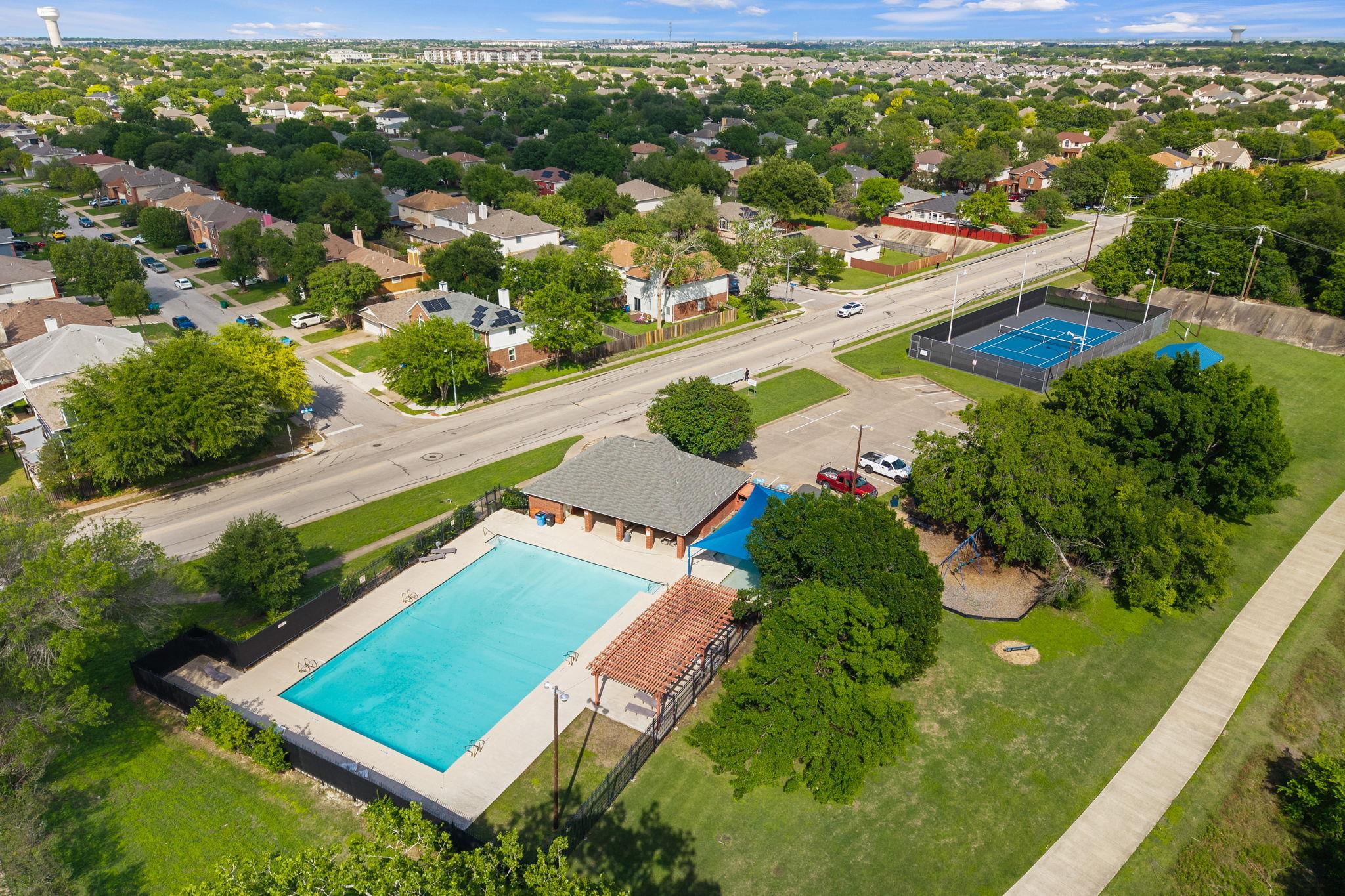 1004 HUGHMONT Dr, Pflugerville, TX 78660