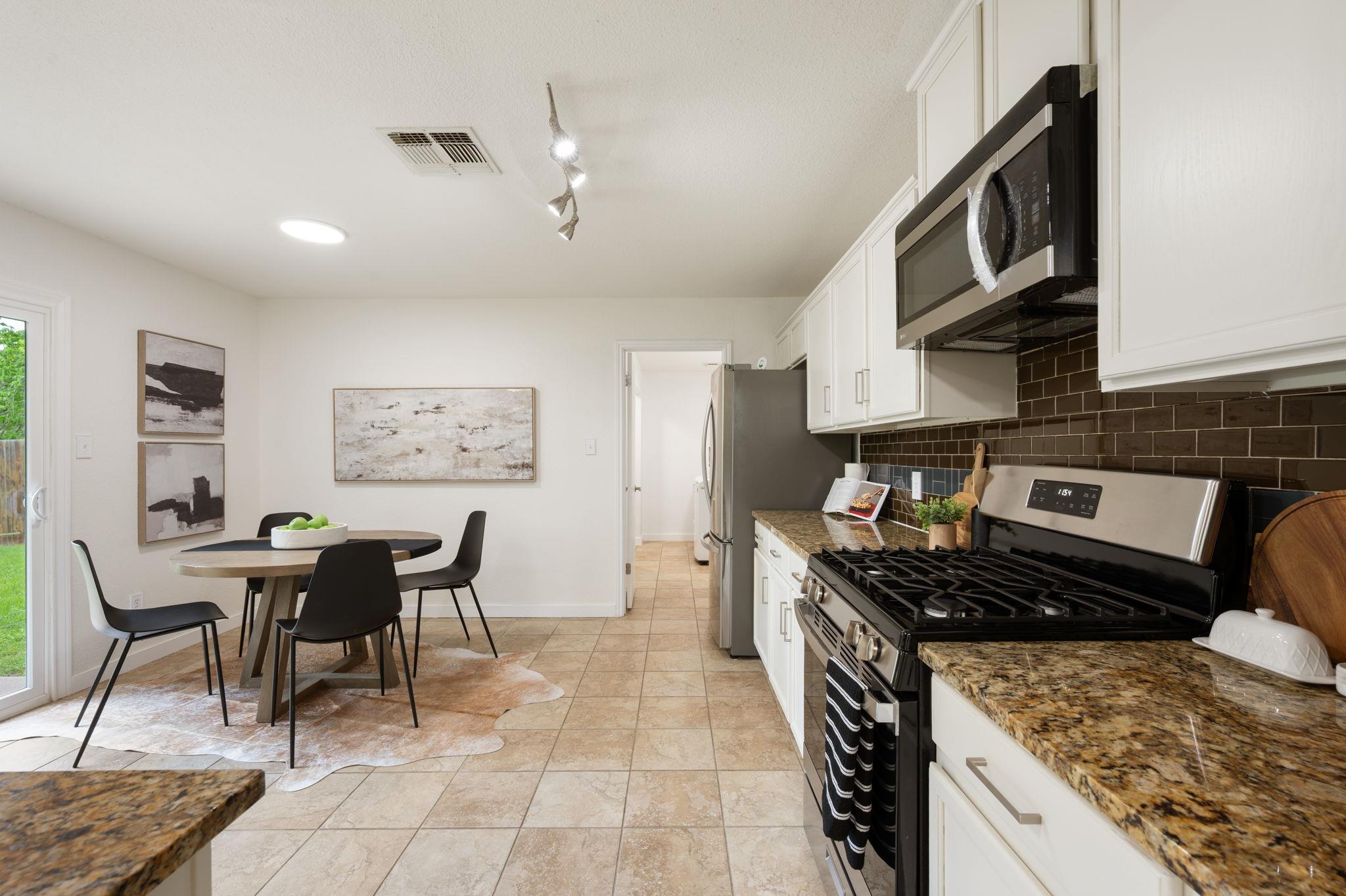 1004 HUGHMONT Dr, Pflugerville, TX 78660