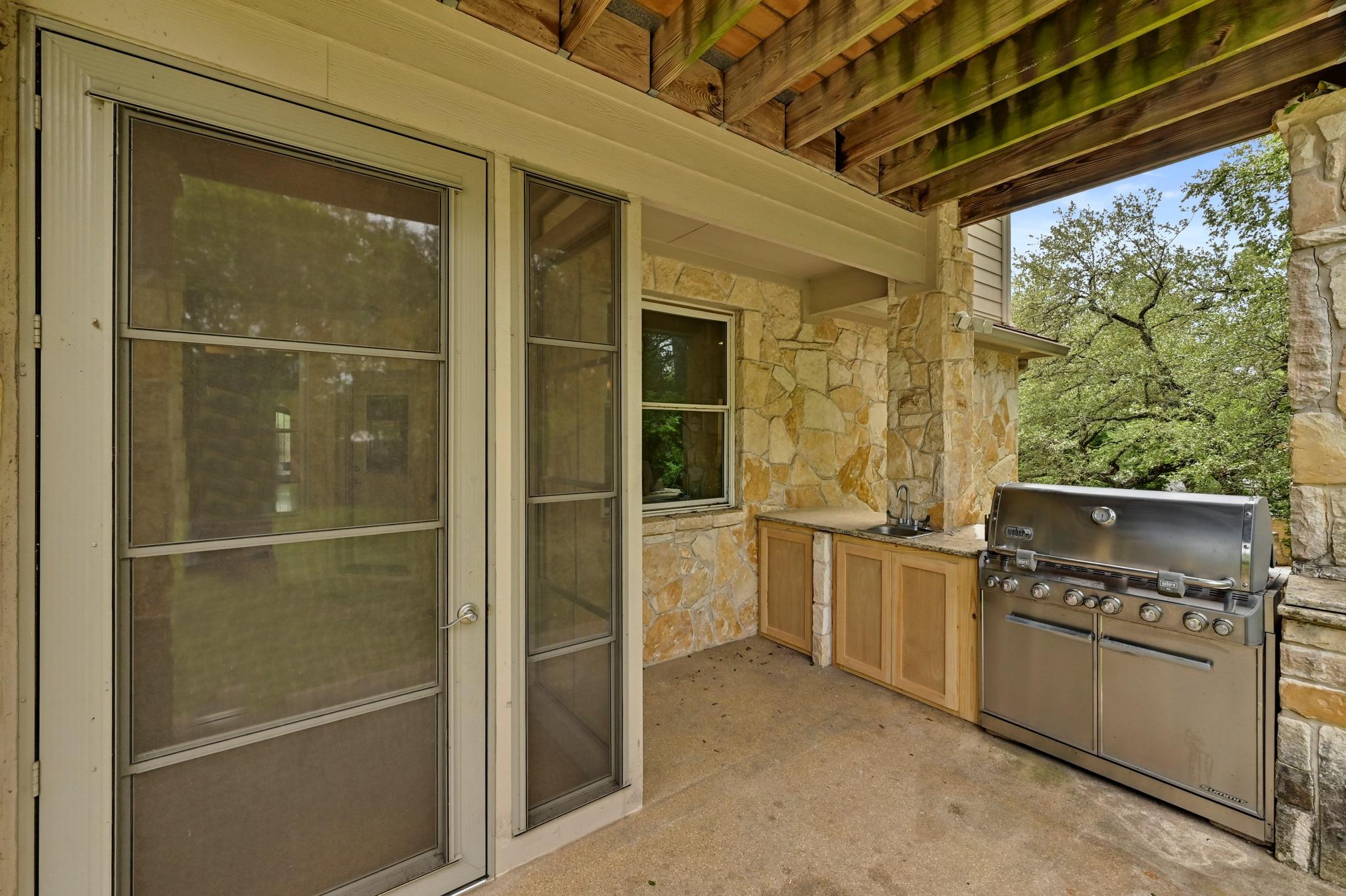 9402 Springwood Dr, Austin, TX 78750