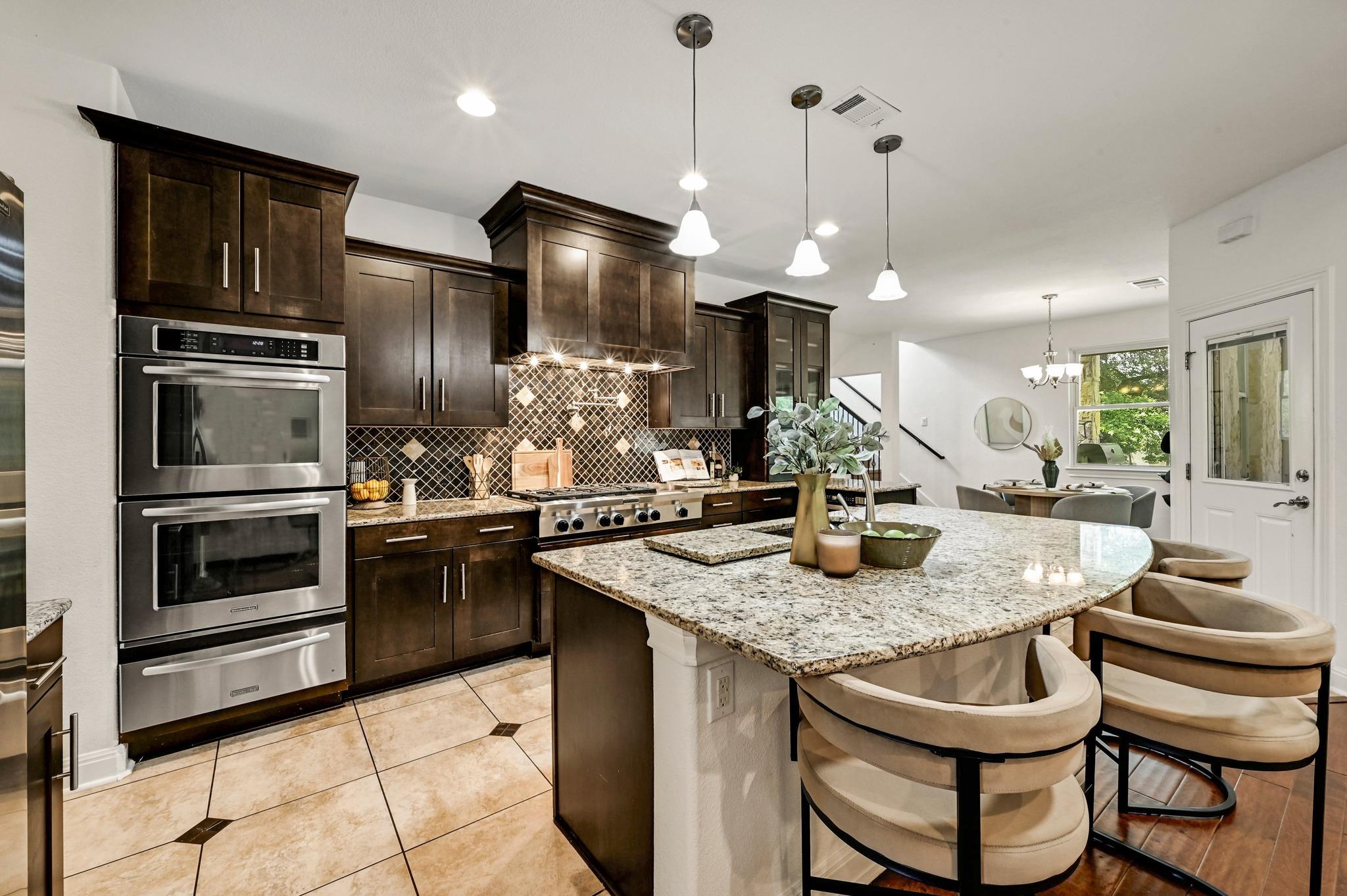 9402 Springwood Dr, Austin, TX 78750