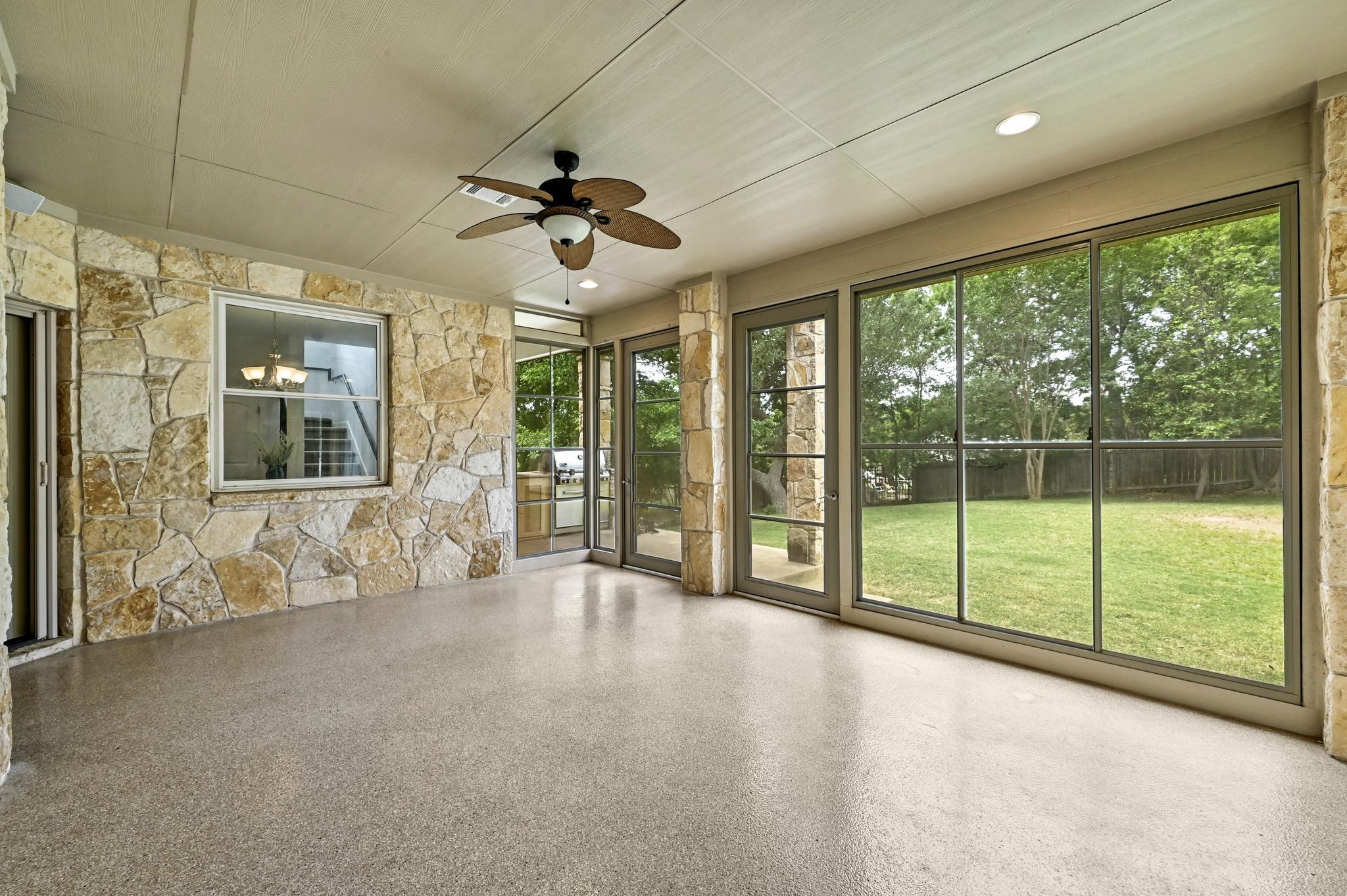 9402 Springwood Dr, Austin, TX 78750