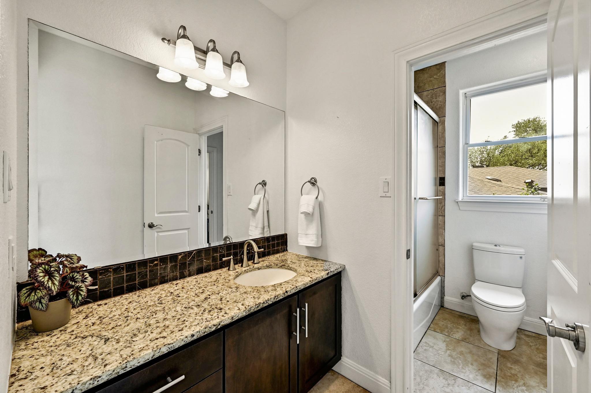 9402 Springwood Dr, Austin, TX 78750